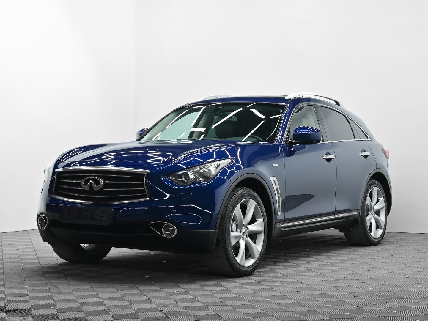 Infiniti QX70