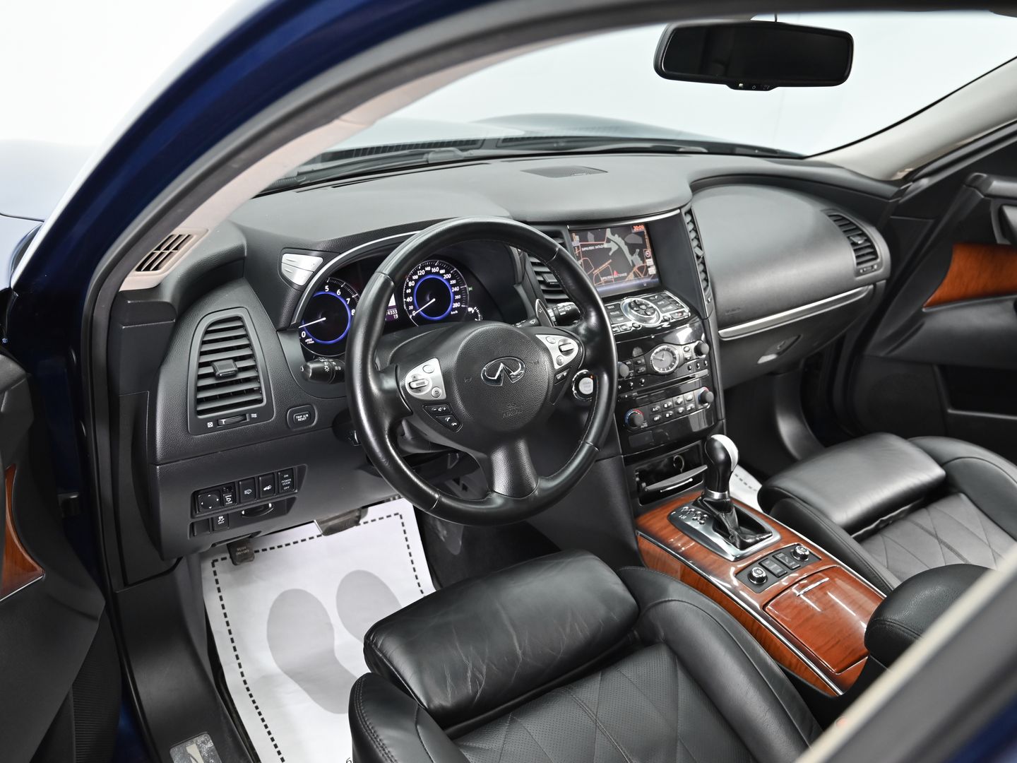 Infiniti QX70
