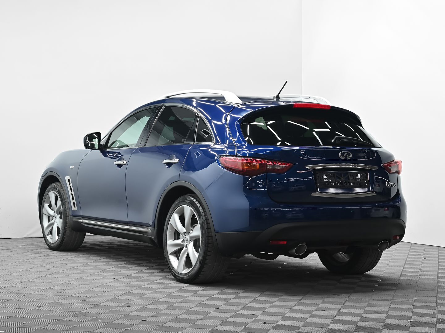 Infiniti QX70