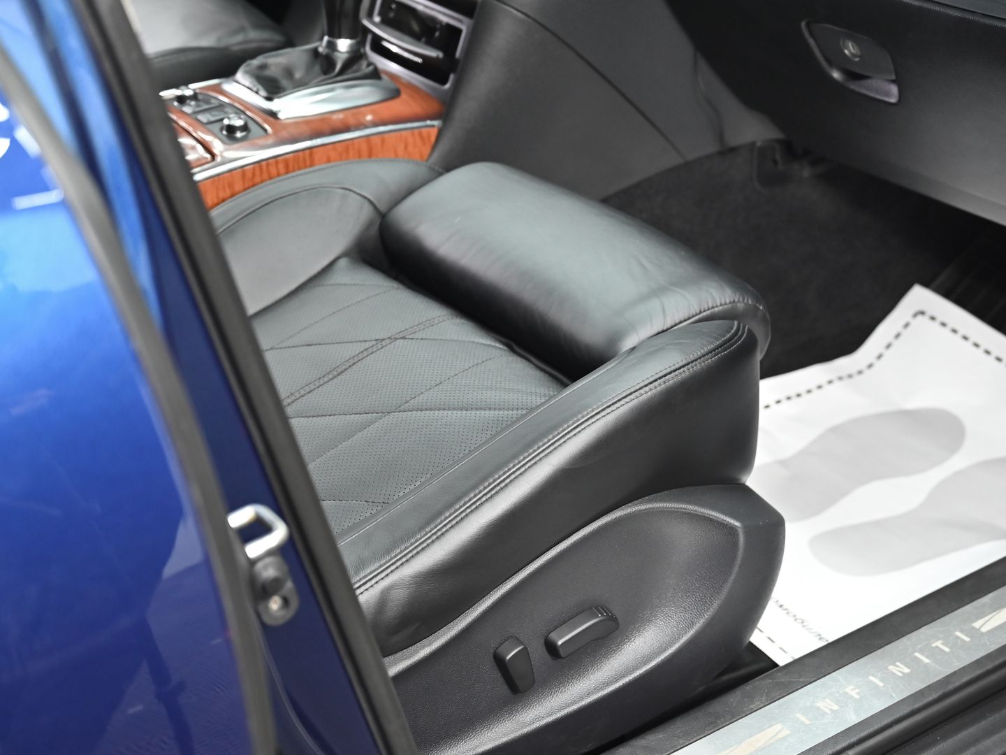 Infiniti QX70