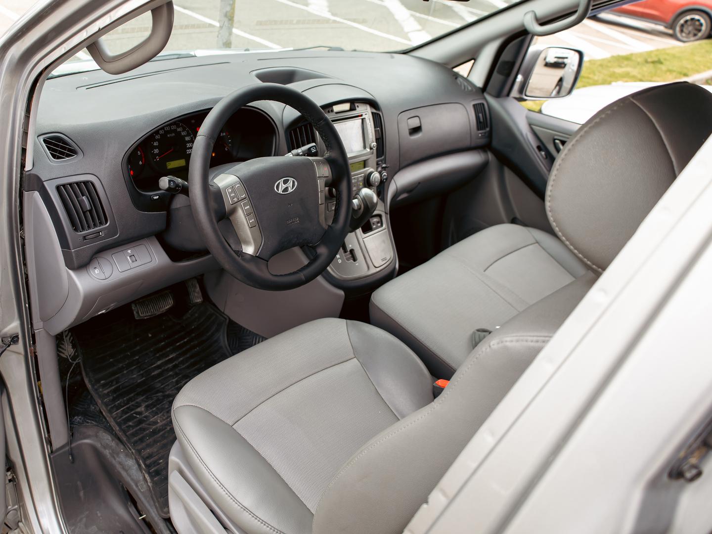 Hyundai Grand Starex