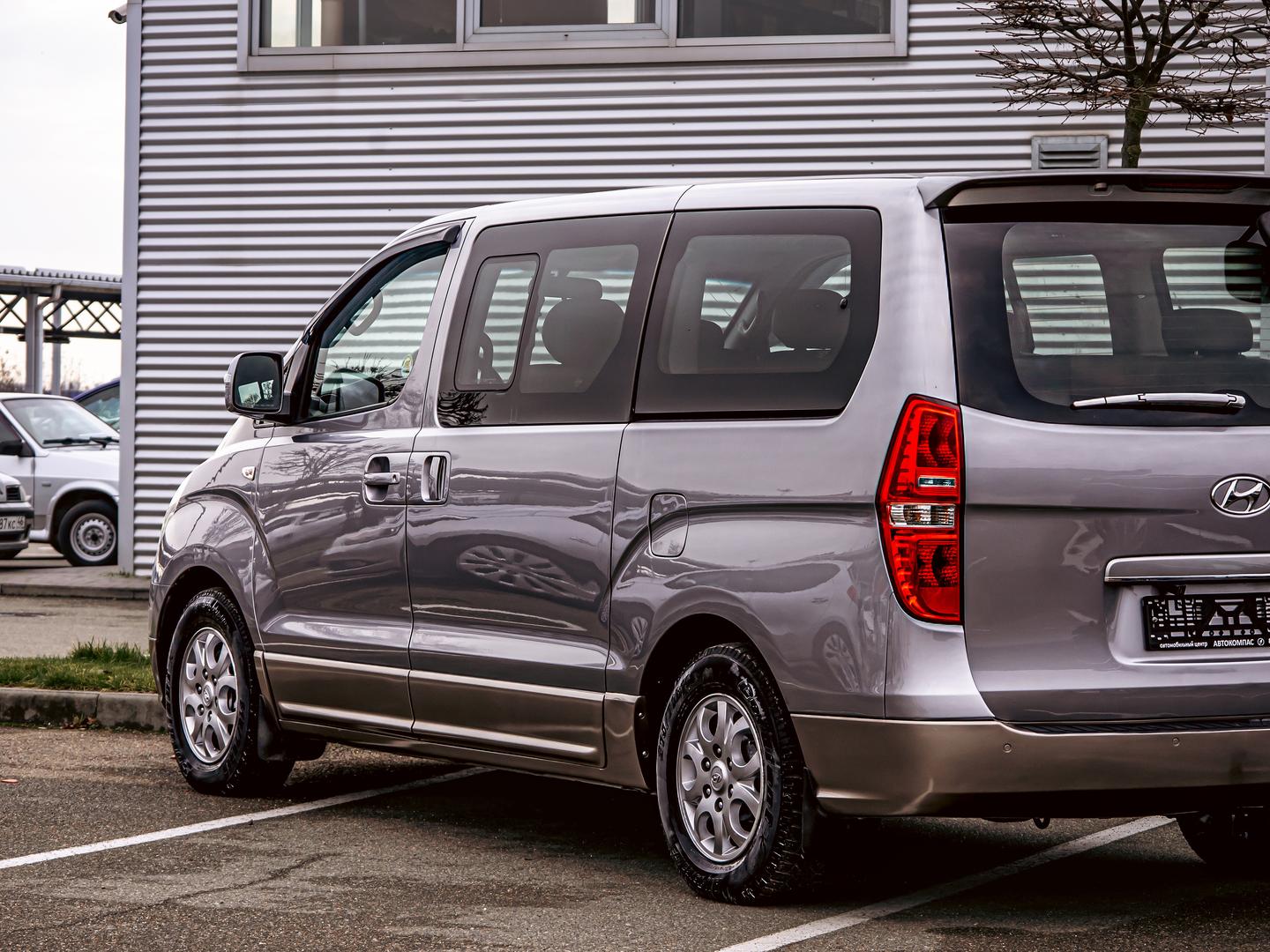Hyundai Grand Starex