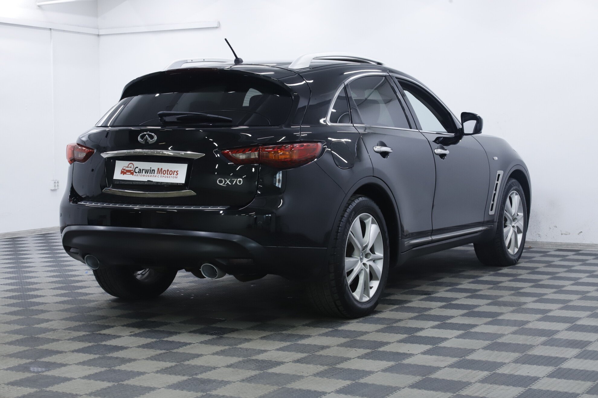 Infiniti QX70