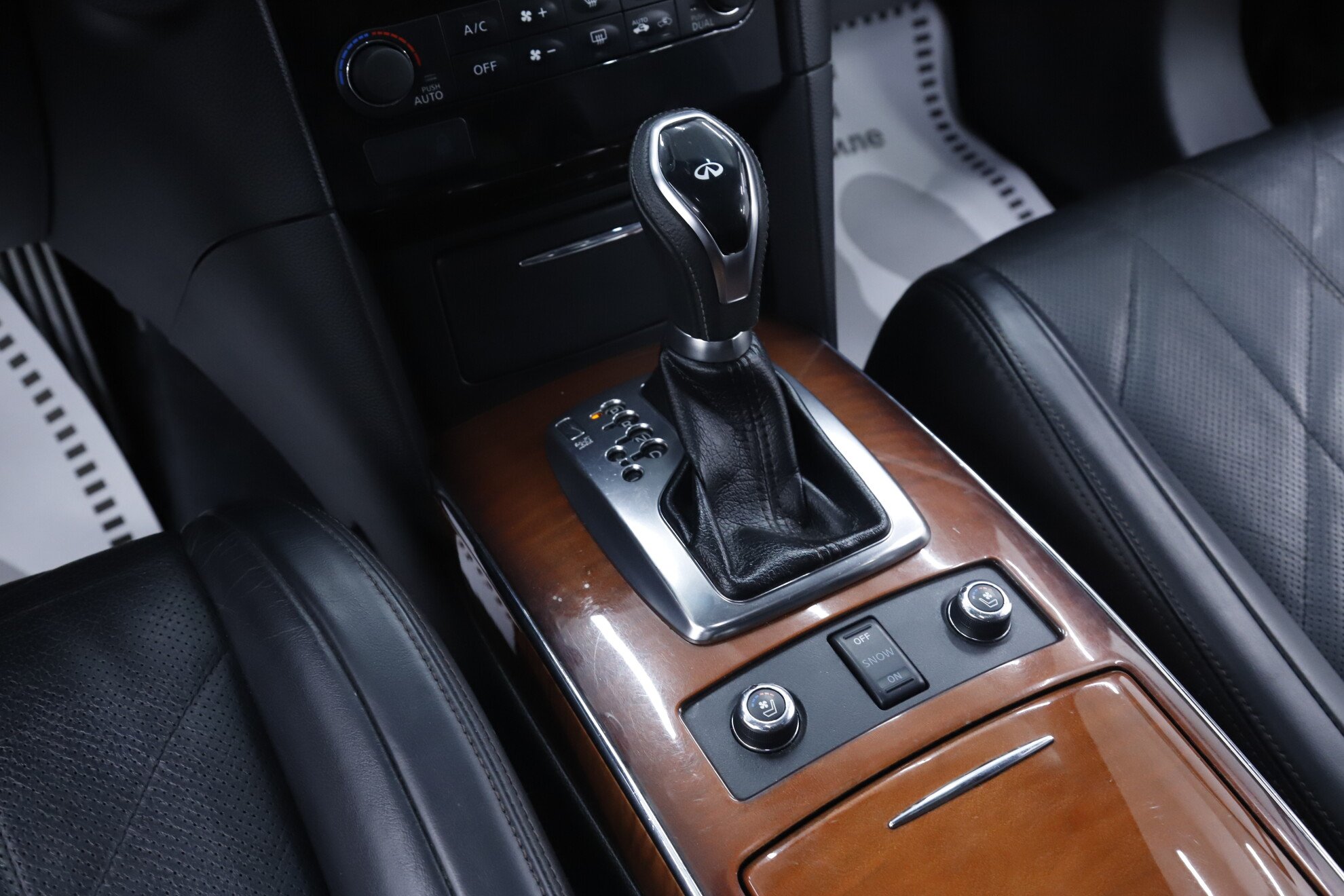 Infiniti QX70