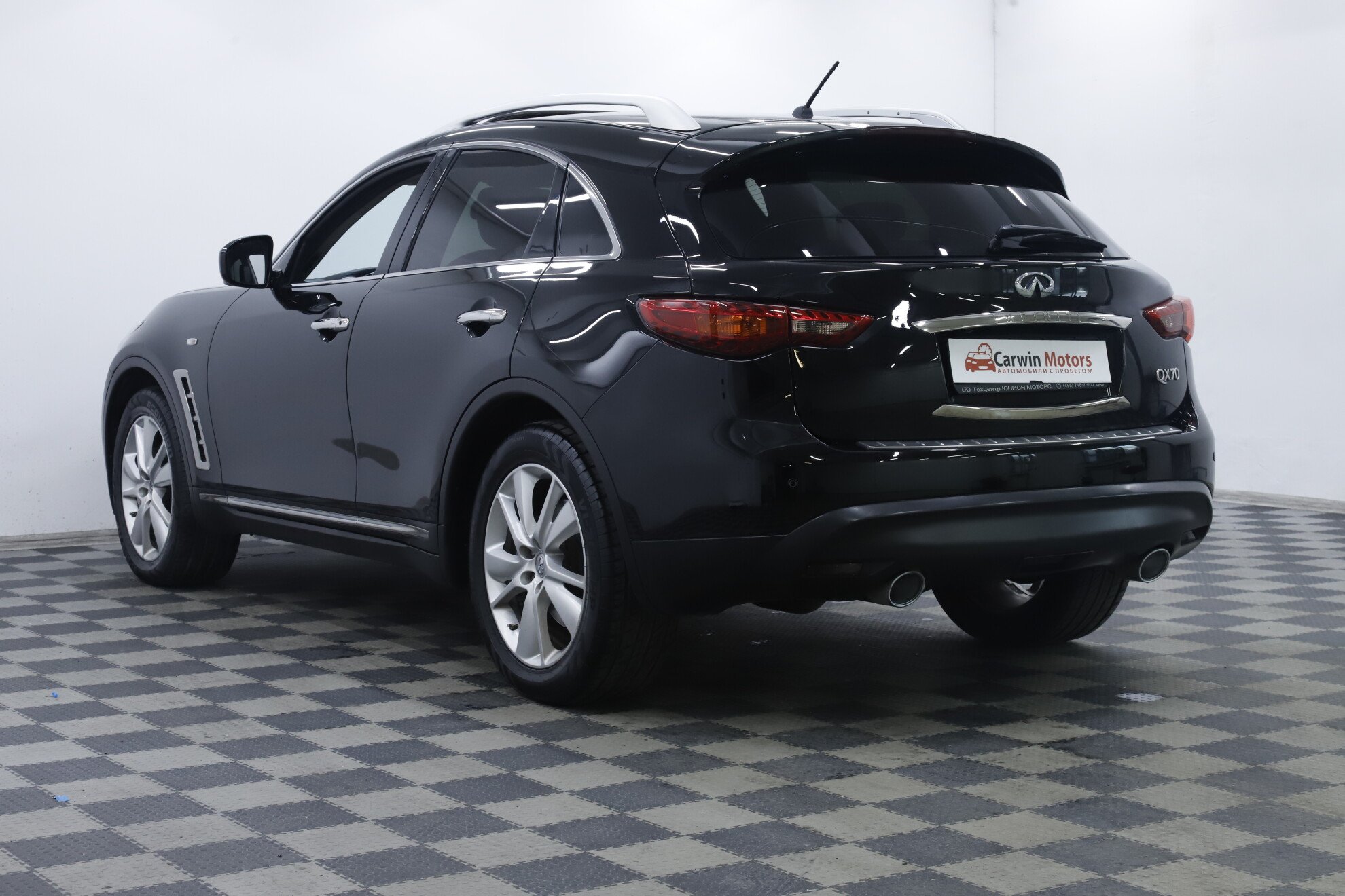 Infiniti QX70