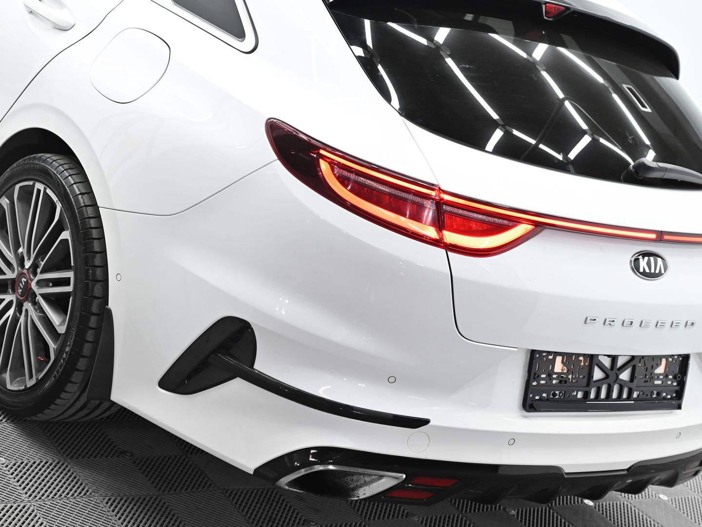 Kia Proceed