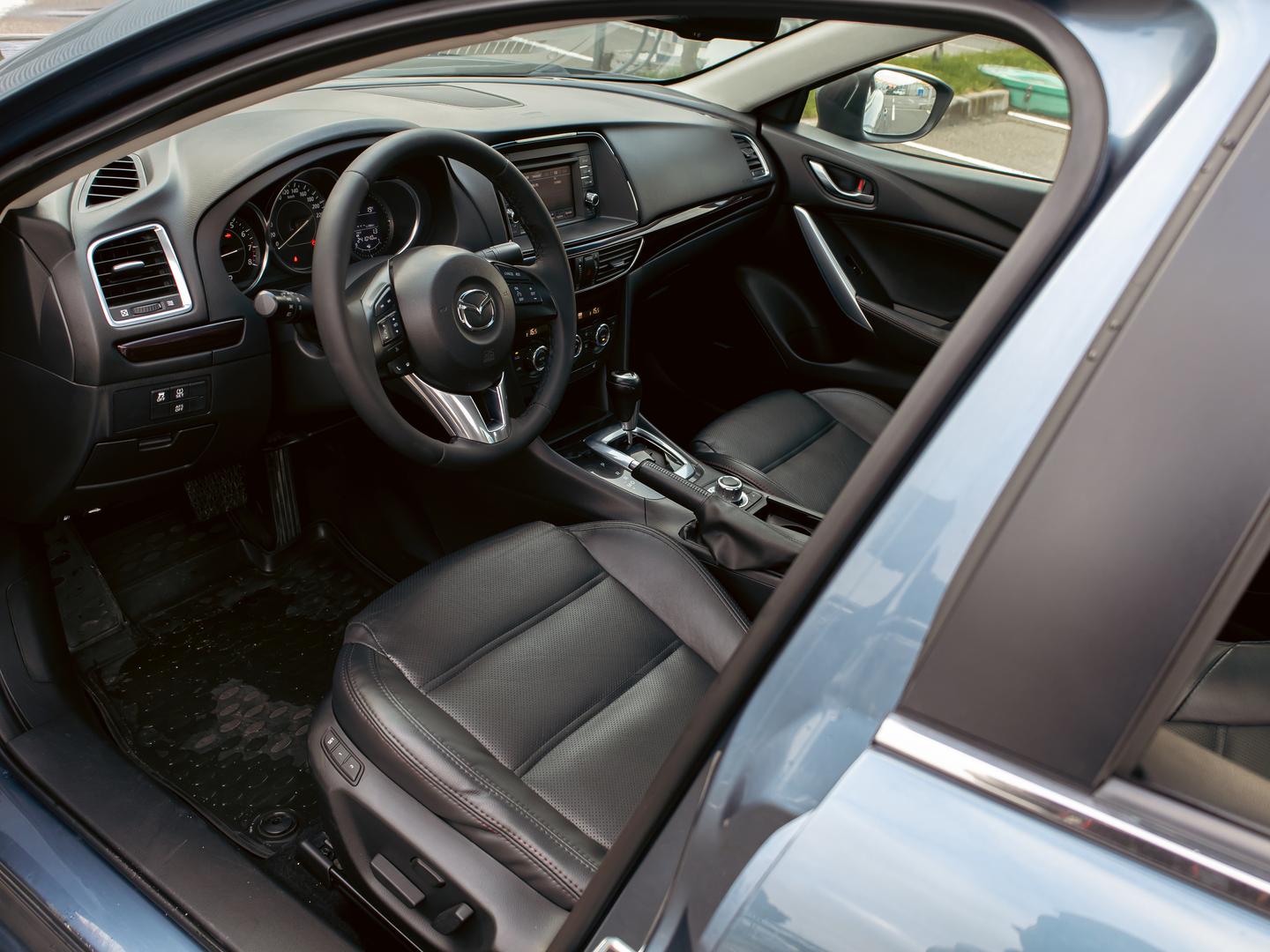 Mazda 6