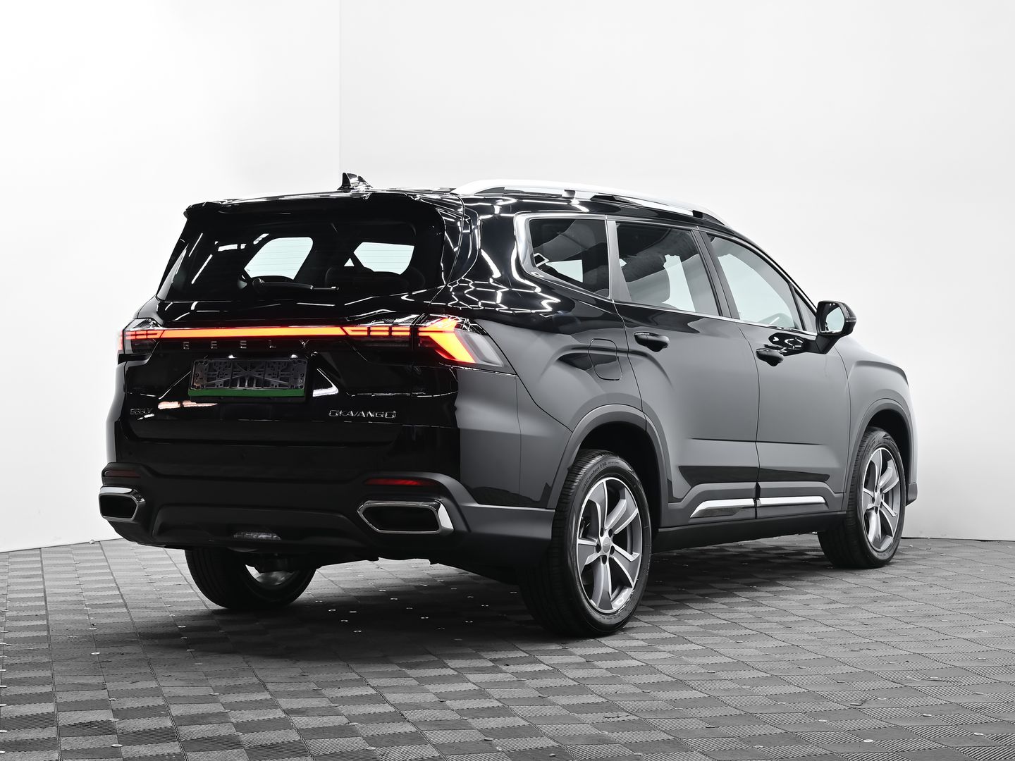 Geely Okavango