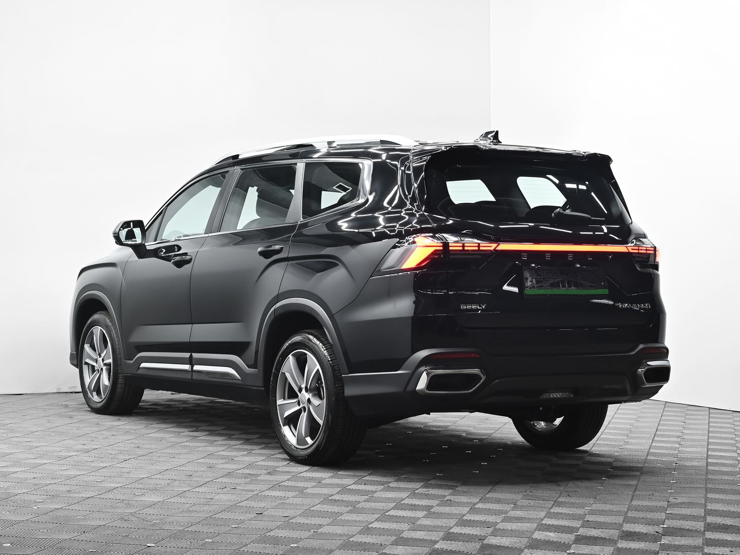 Geely Okavango