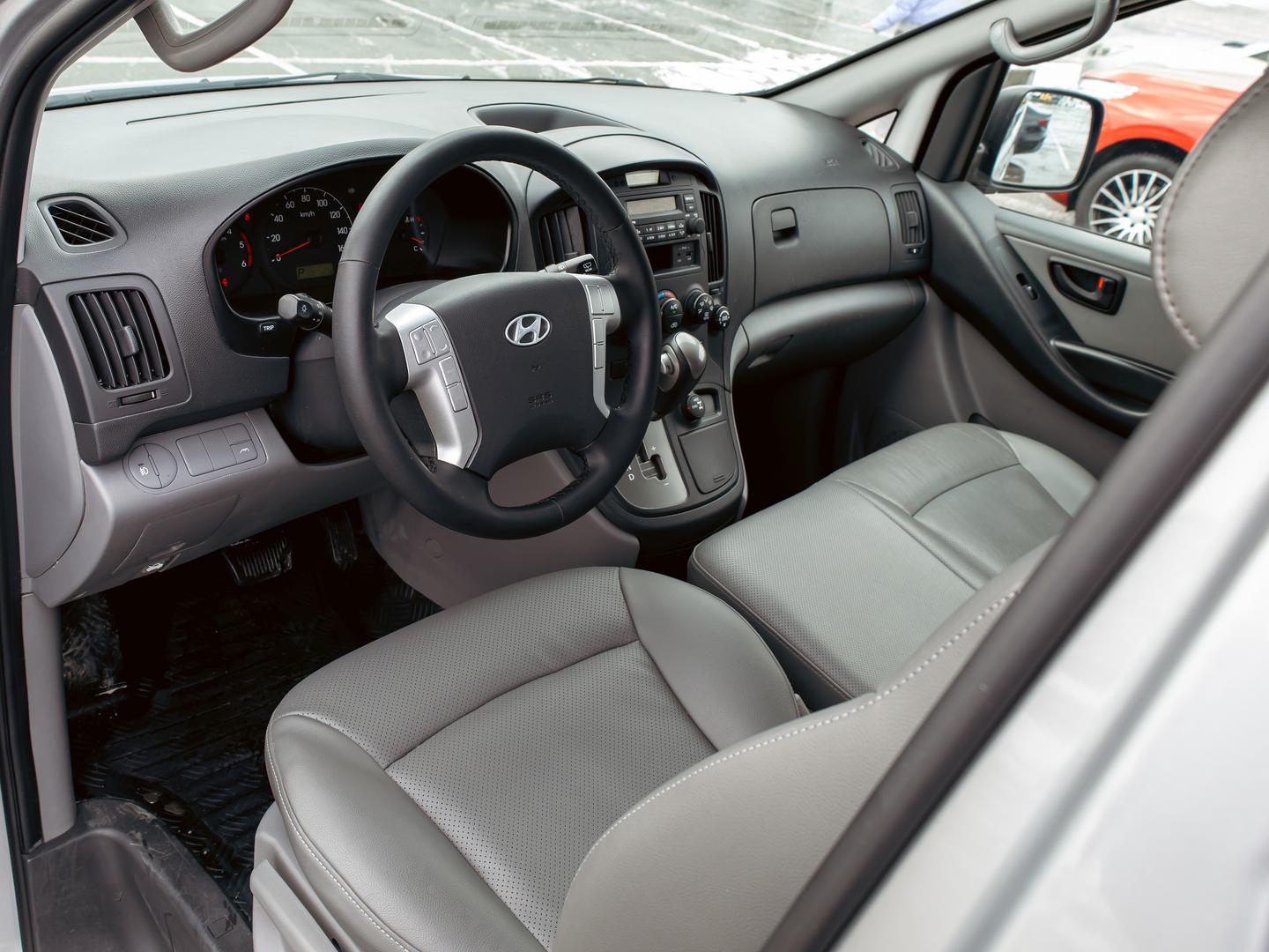 Hyundai Grand Starex