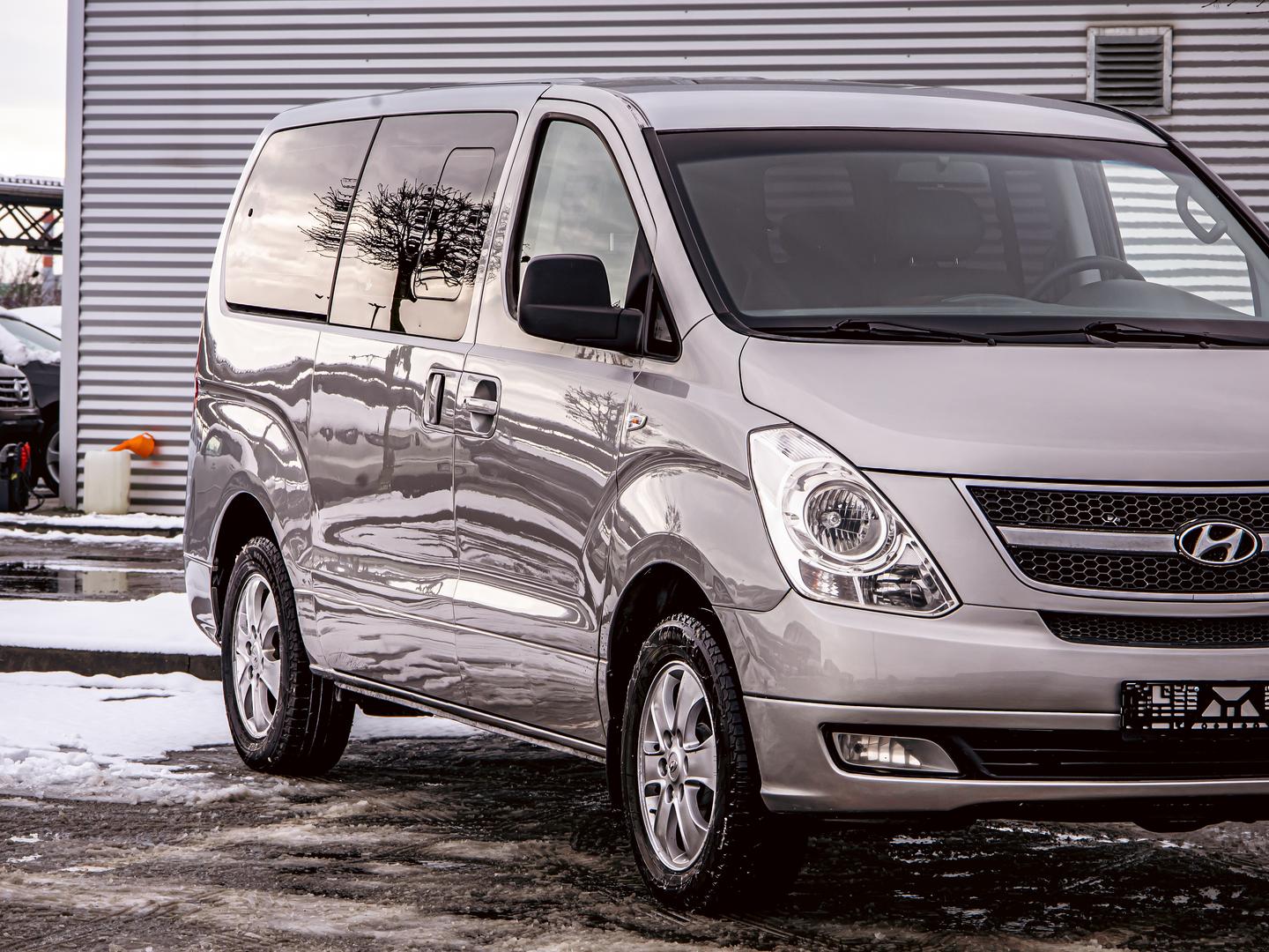 Hyundai Grand Starex