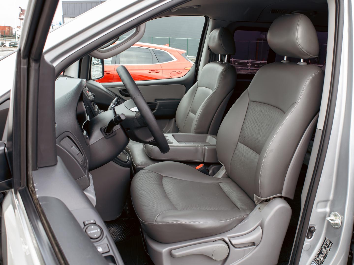 Hyundai Grand Starex