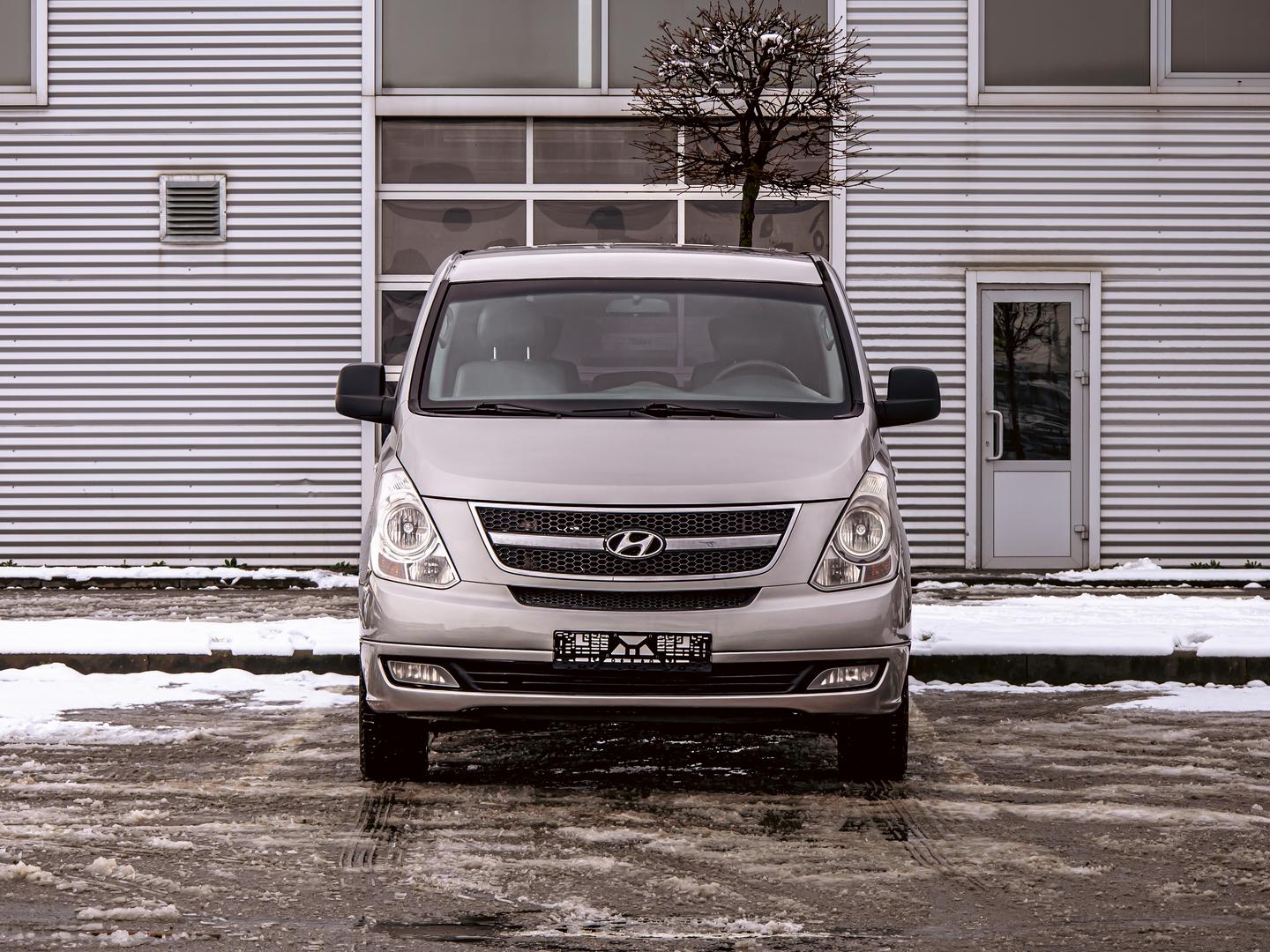 Hyundai Grand Starex