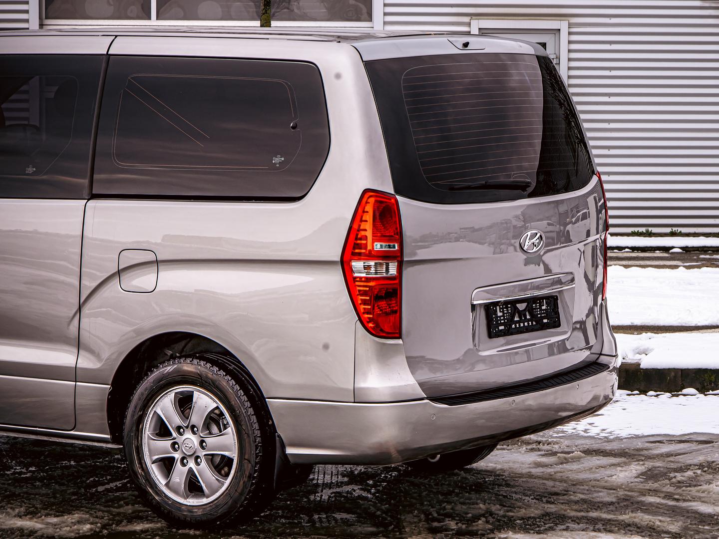 Hyundai Grand Starex