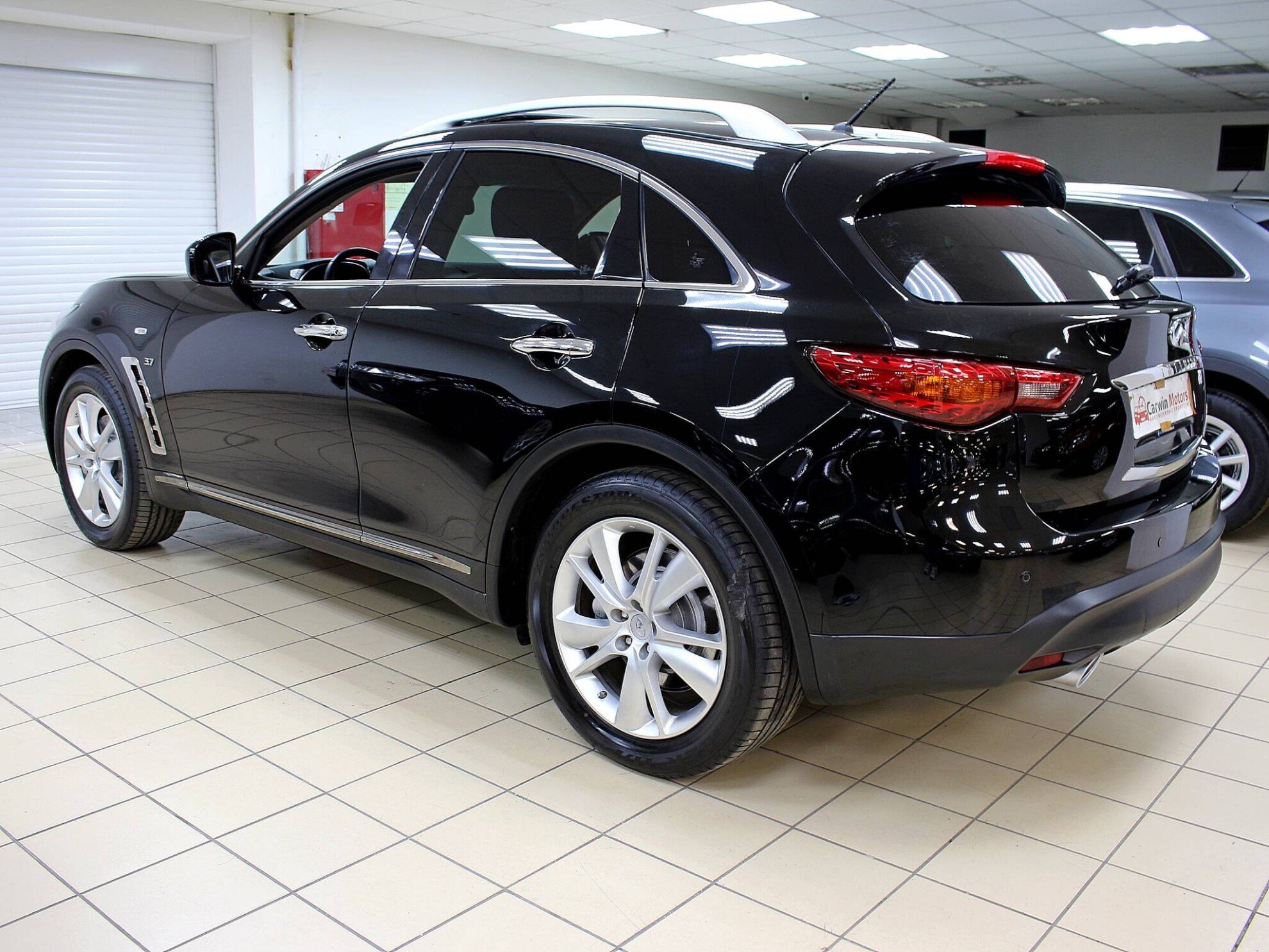 Infiniti QX70