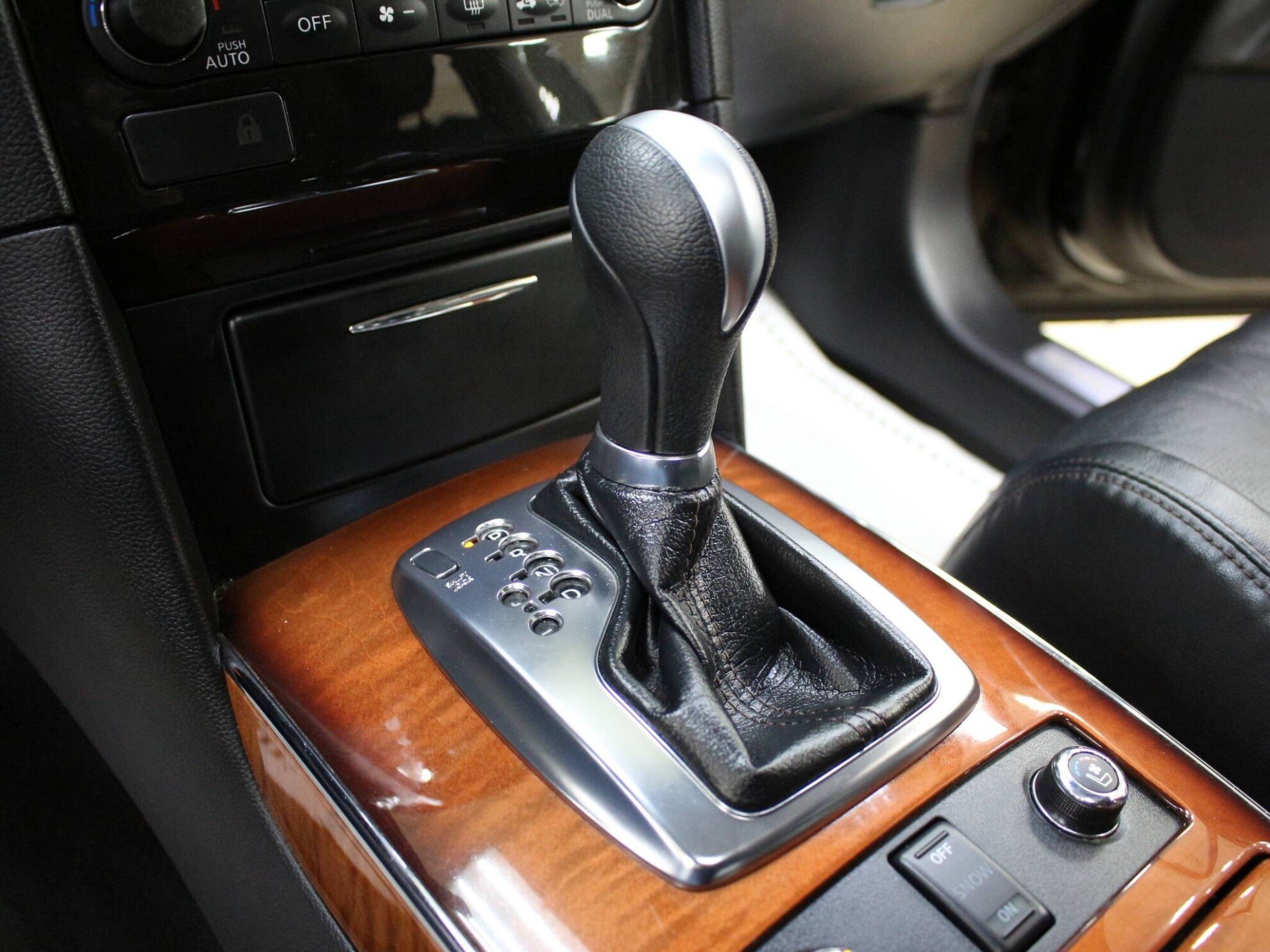 Infiniti QX70