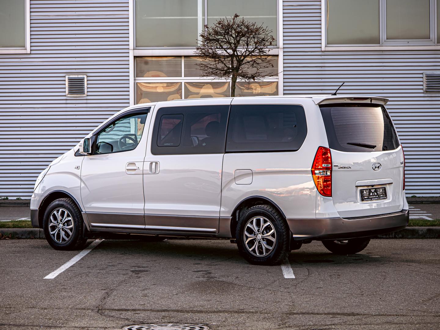 Hyundai Grand Starex