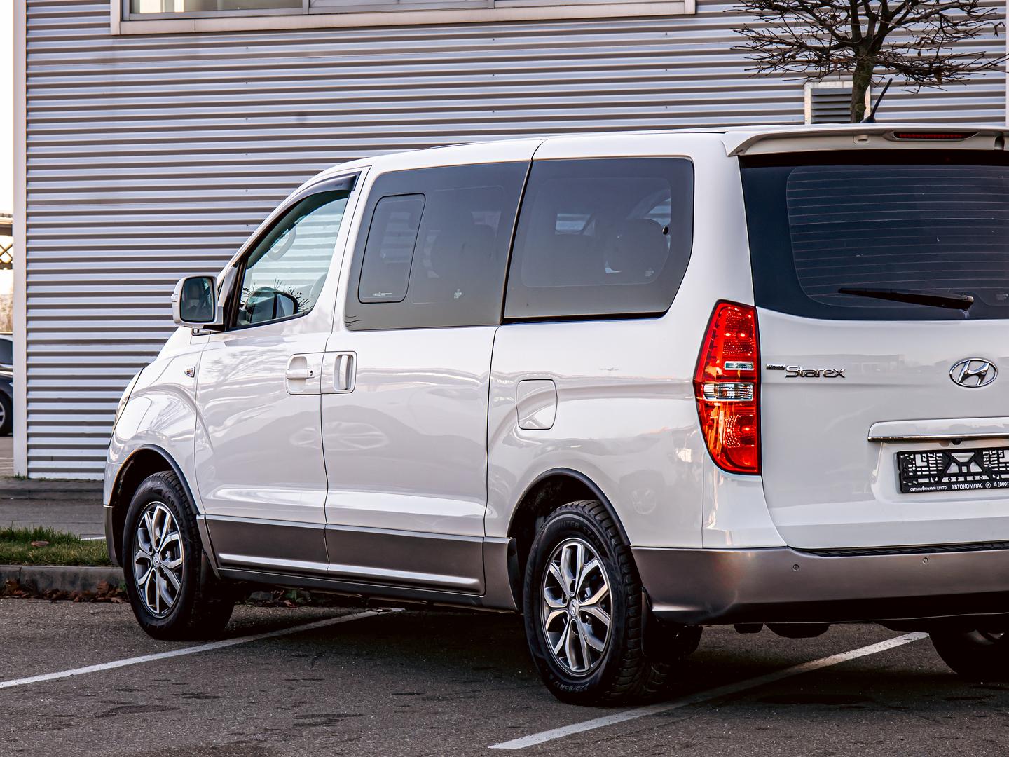 Hyundai Grand Starex
