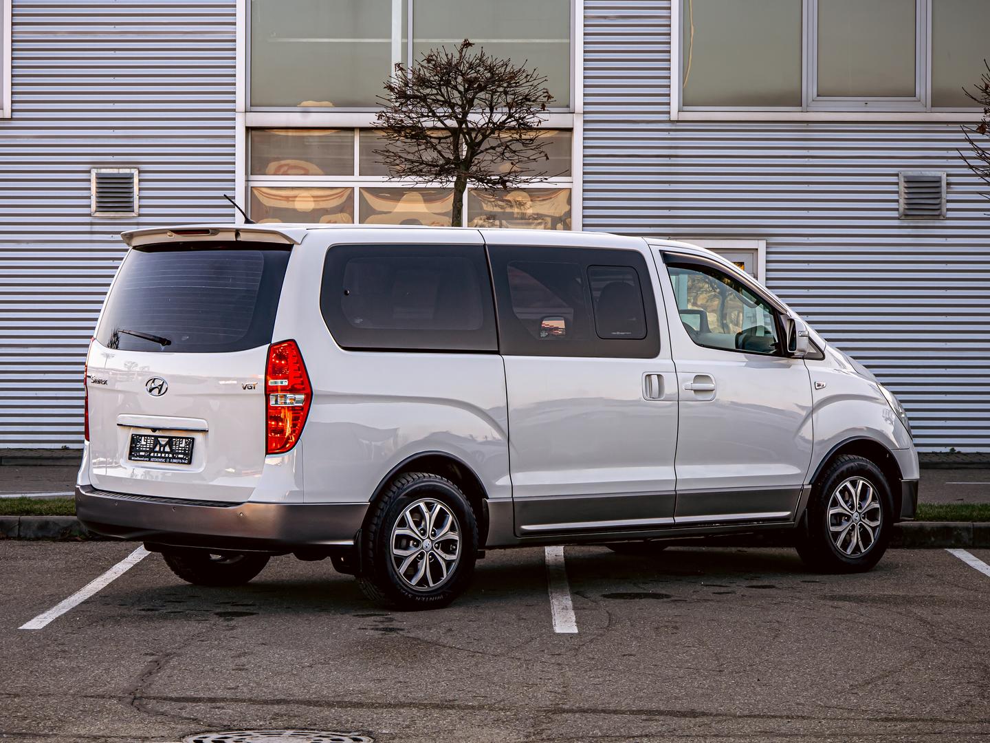 Hyundai Grand Starex