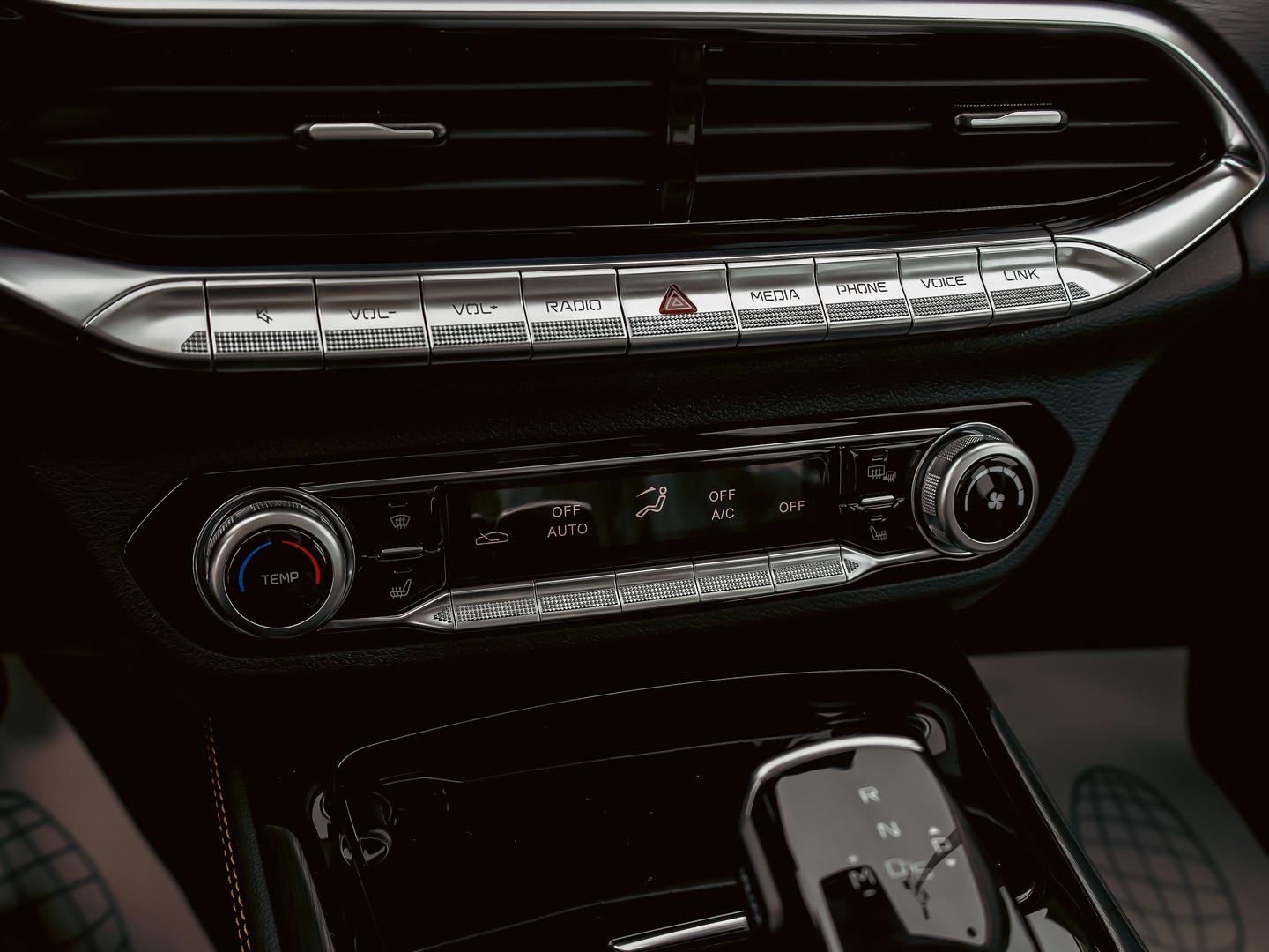 FAW Bestune T77