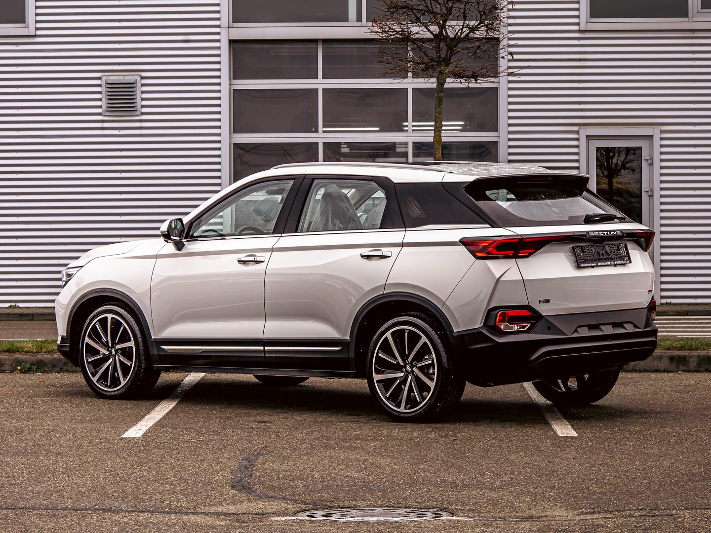 FAW Bestune T77