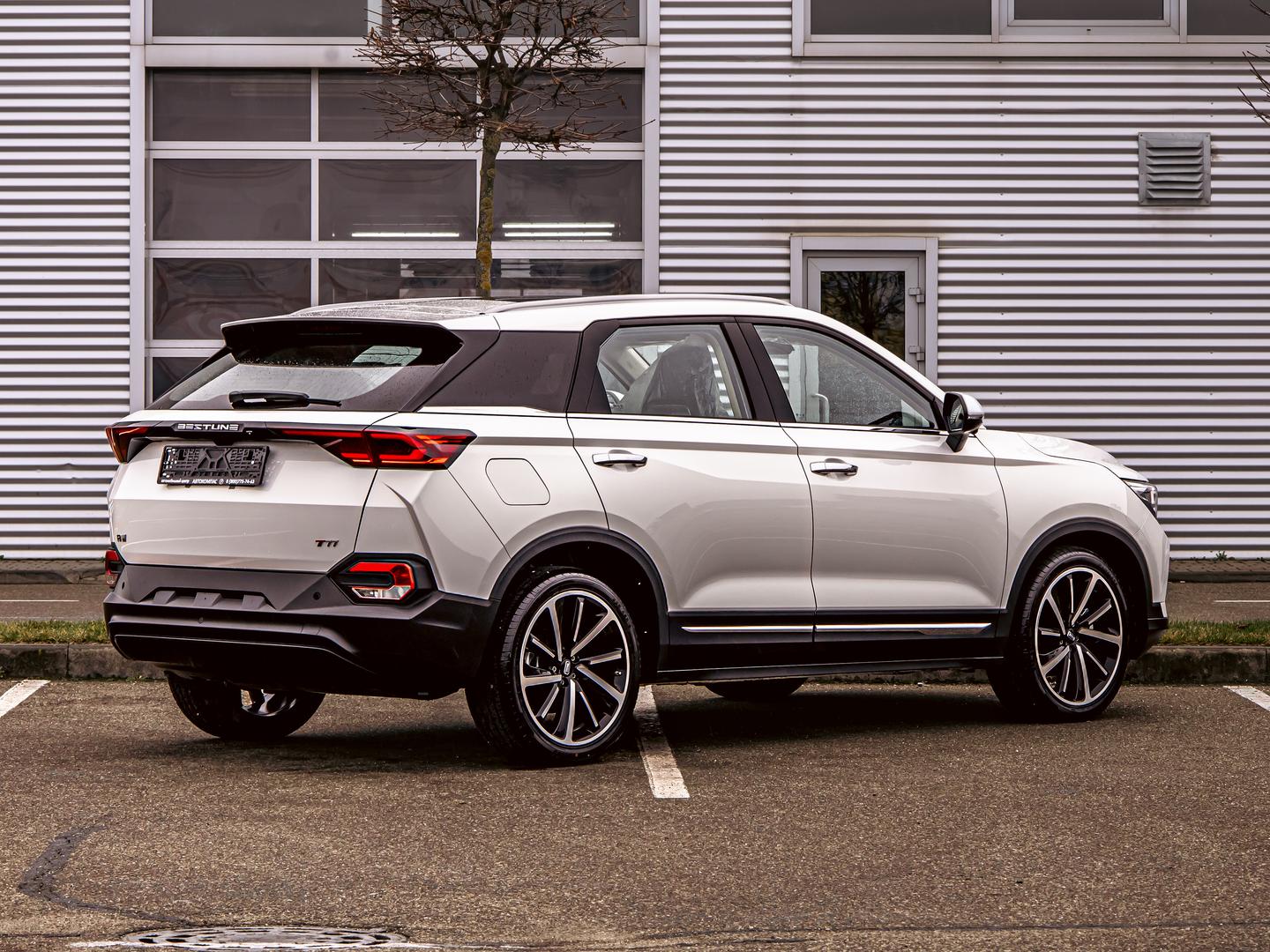 FAW Bestune T77