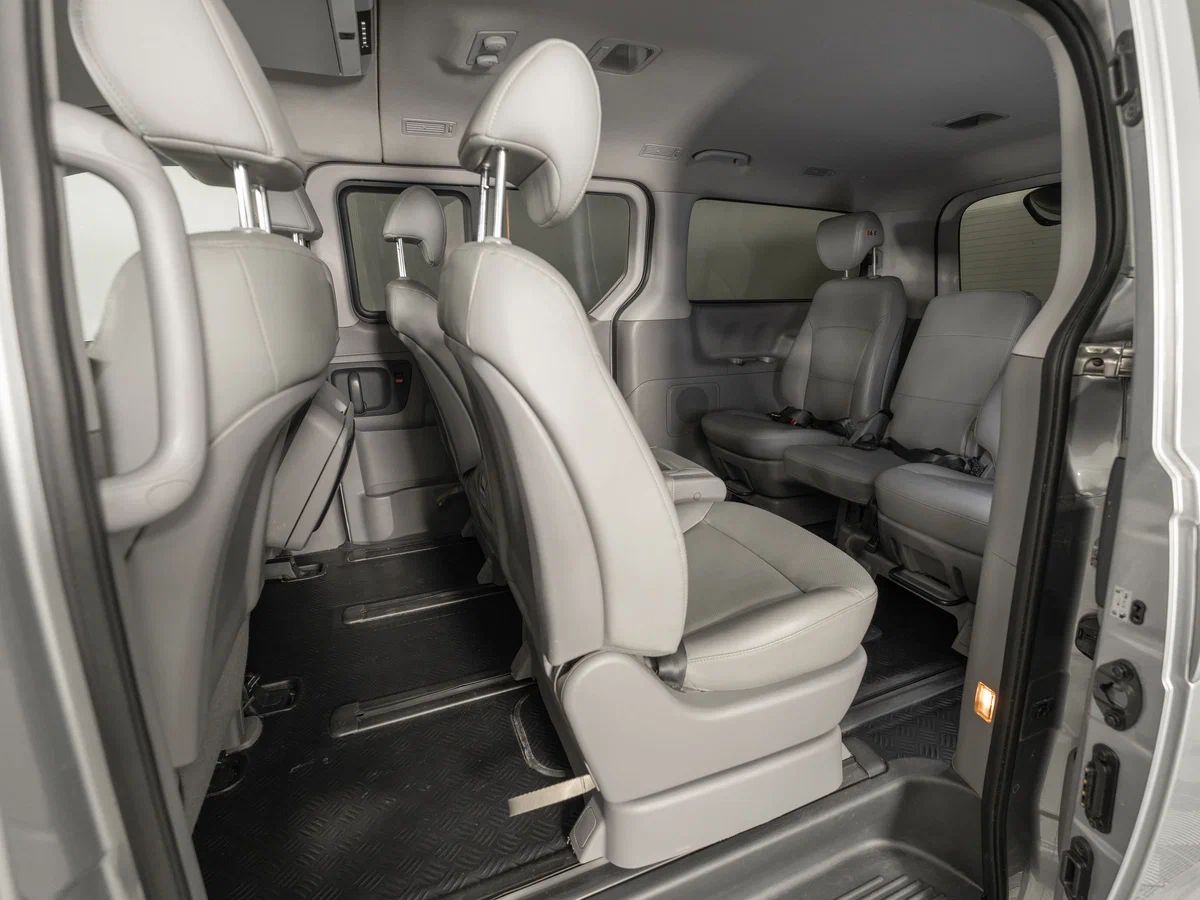 Hyundai Grand Starex