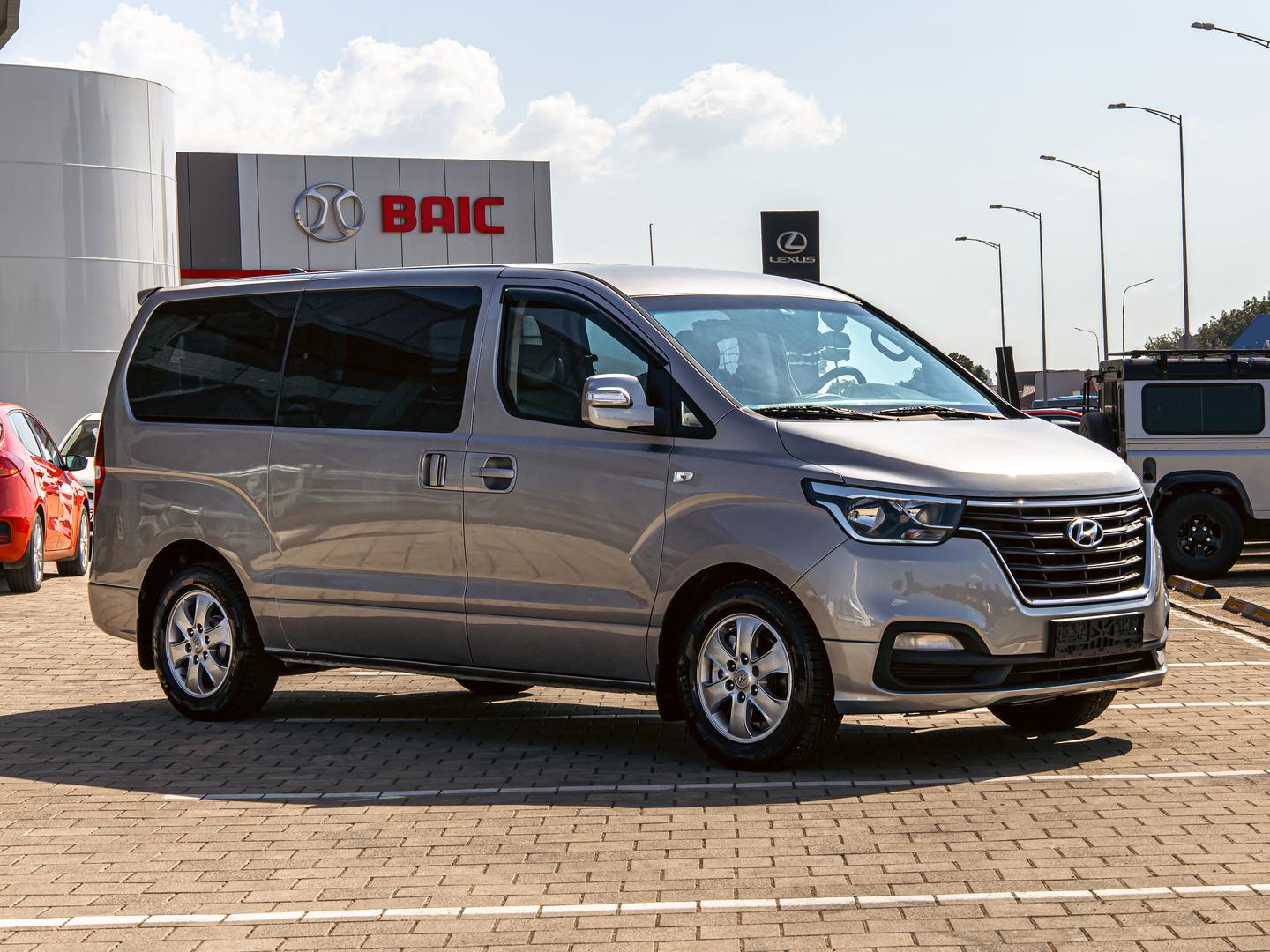 Hyundai Grand Starex