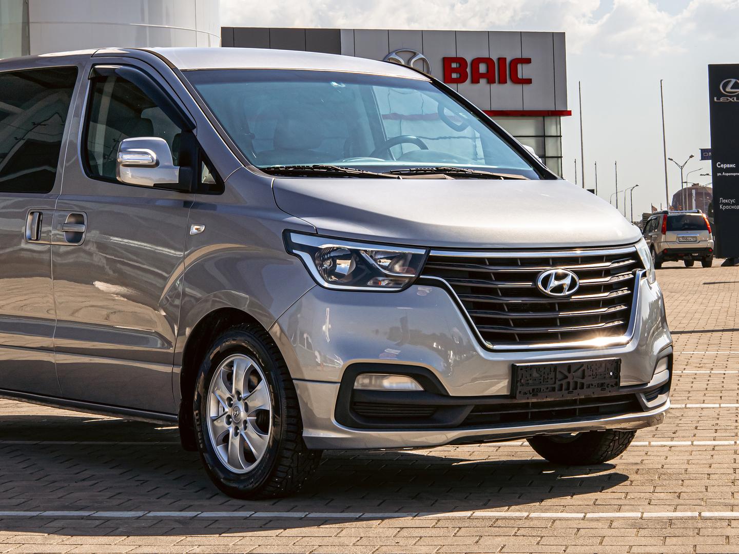 Hyundai Grand Starex