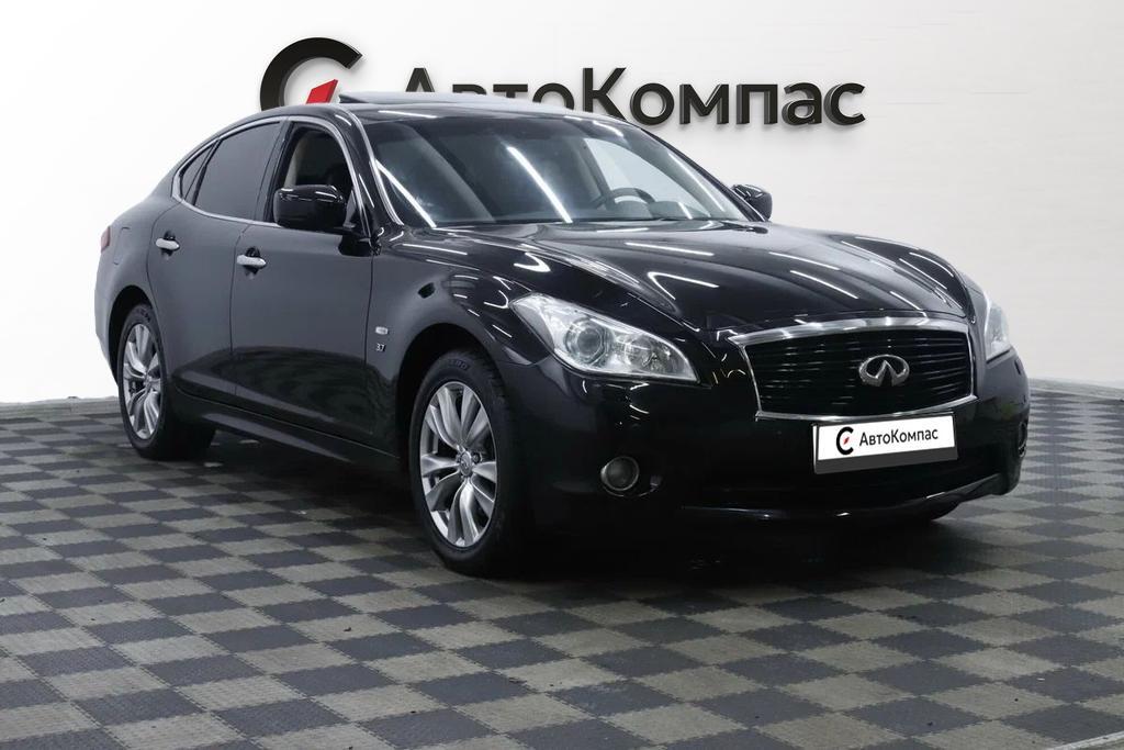 Infiniti Q70