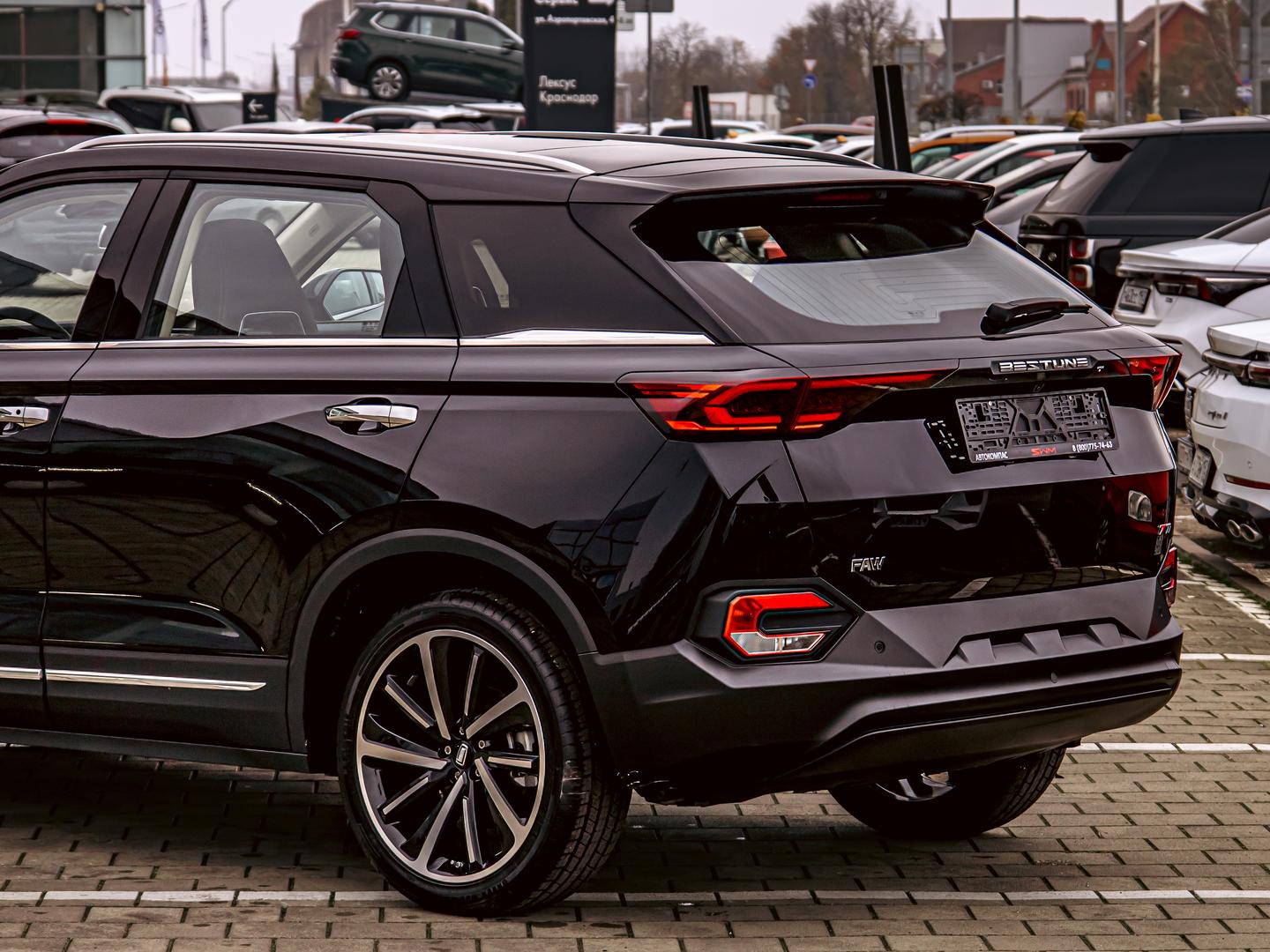 FAW Bestune T77