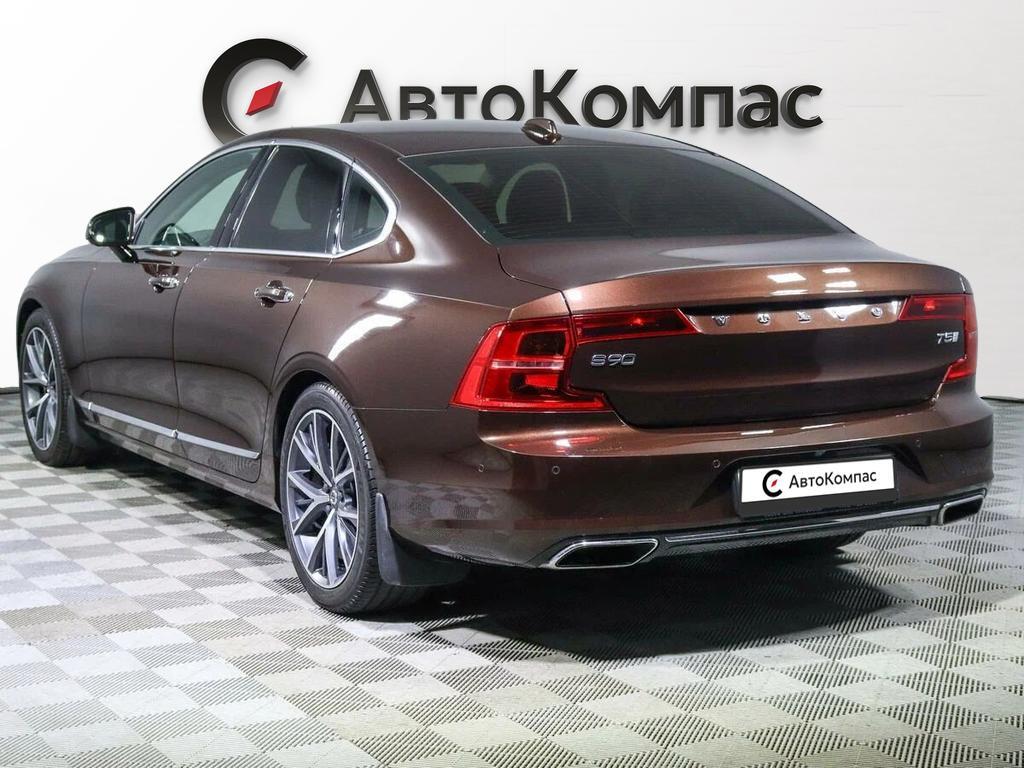 Volvo S90