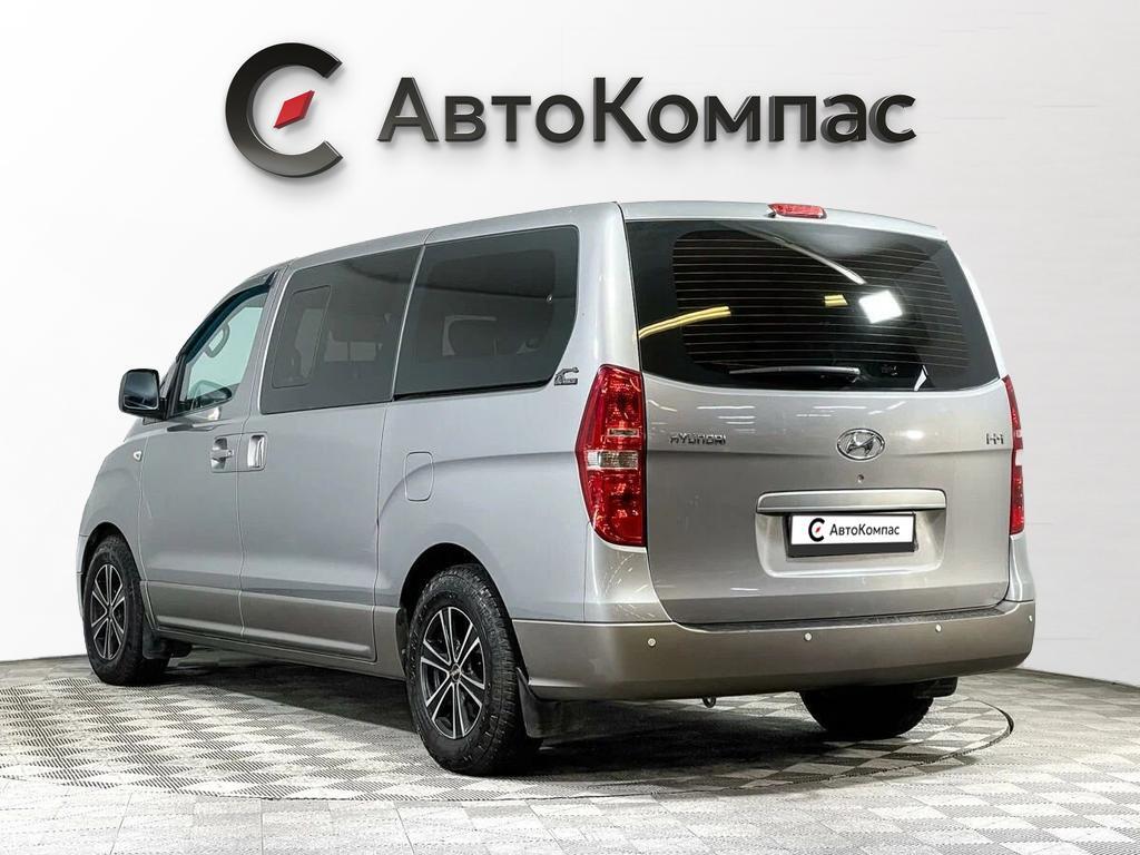 Hyundai H-1