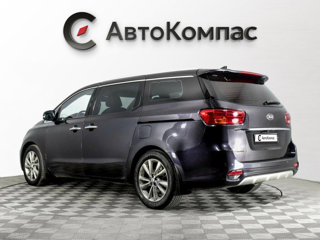 Kia Carnival