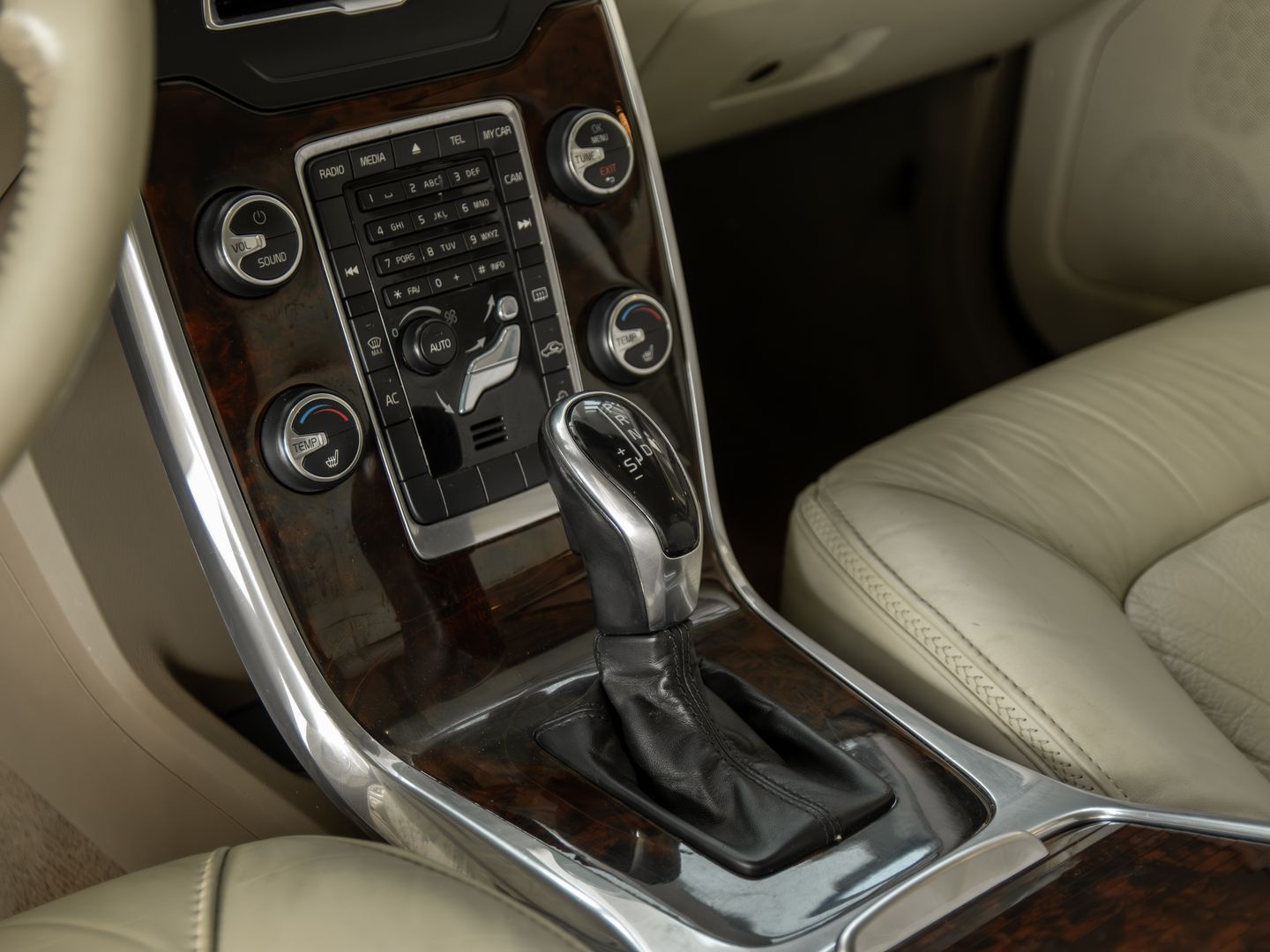 Volvo XC70
