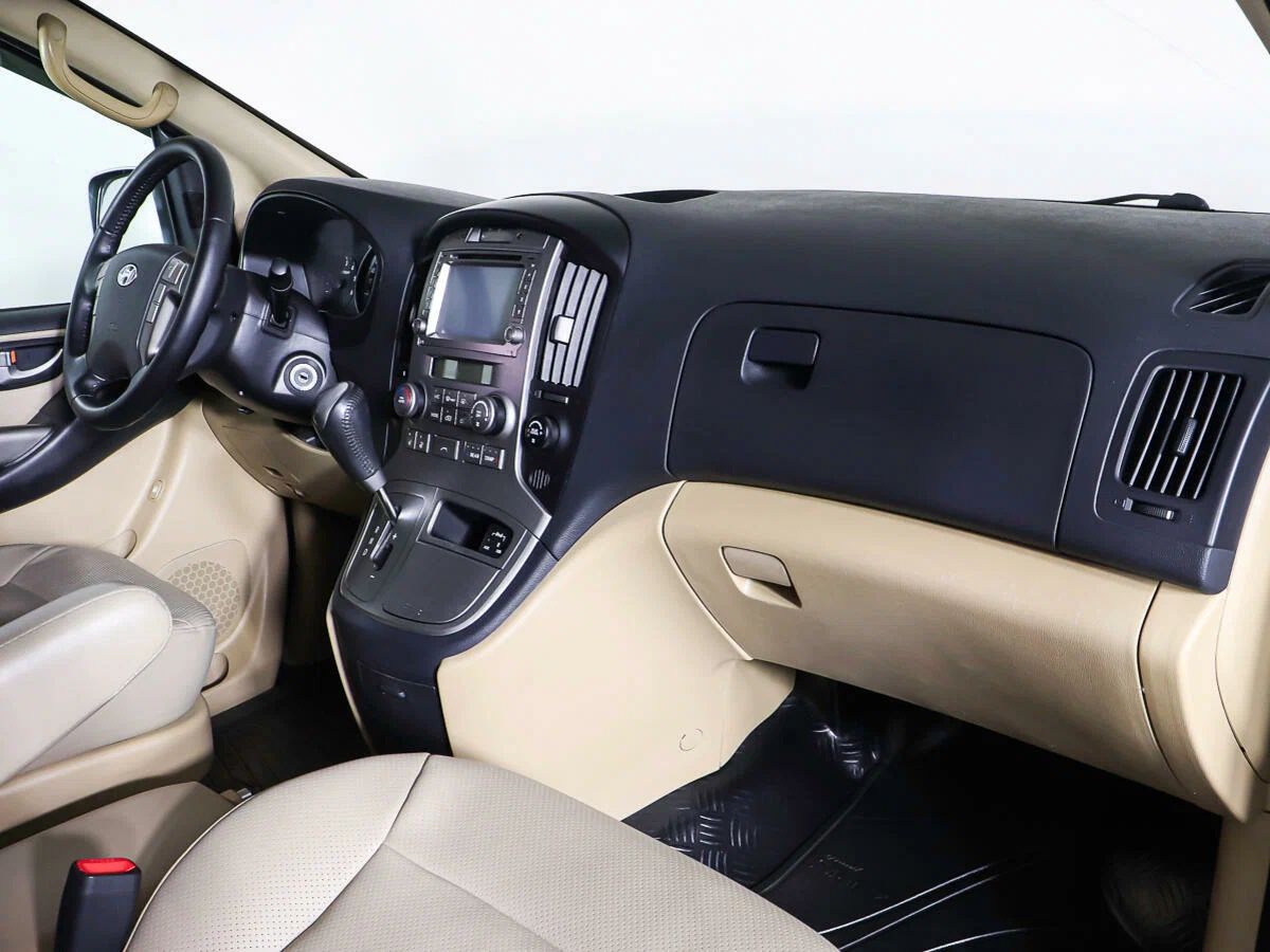 Hyundai Grand Starex