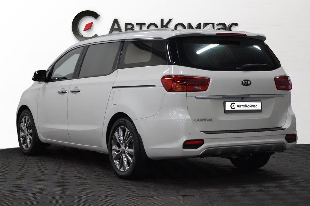 Kia Carnival