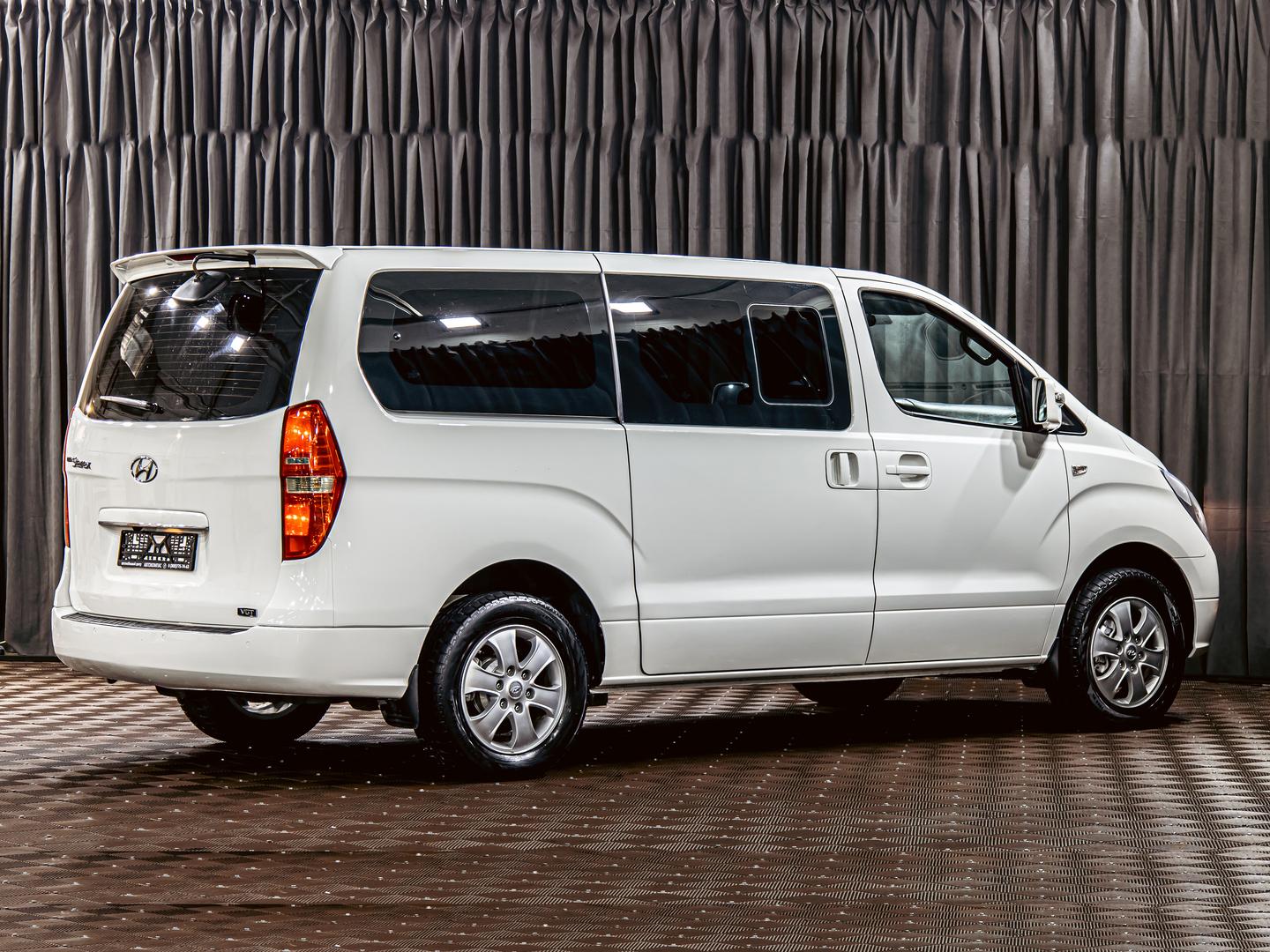 Hyundai Grand Starex