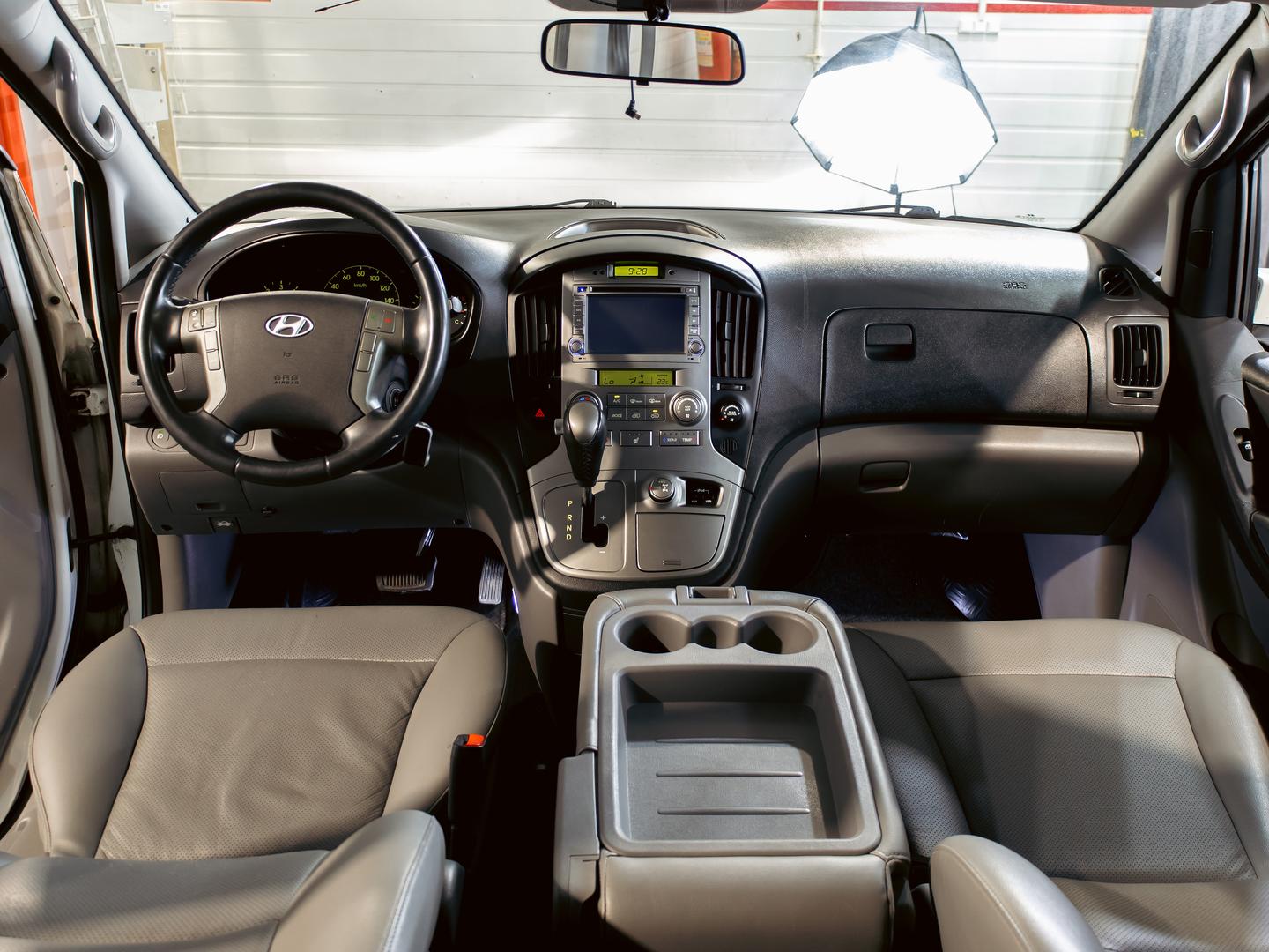 Hyundai Grand Starex