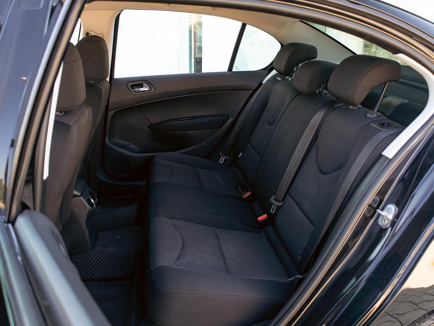 Peugeot 408