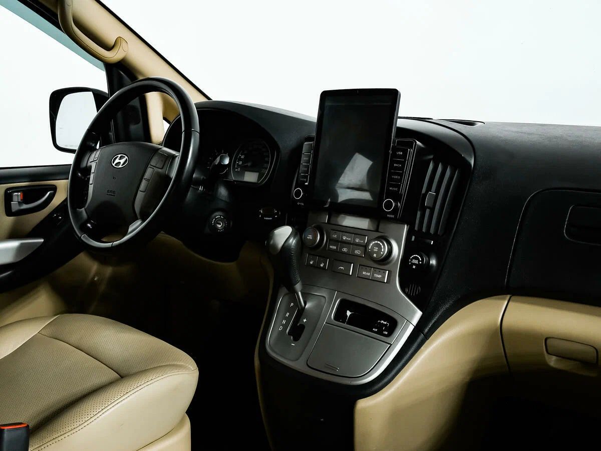 Hyundai Grand Starex