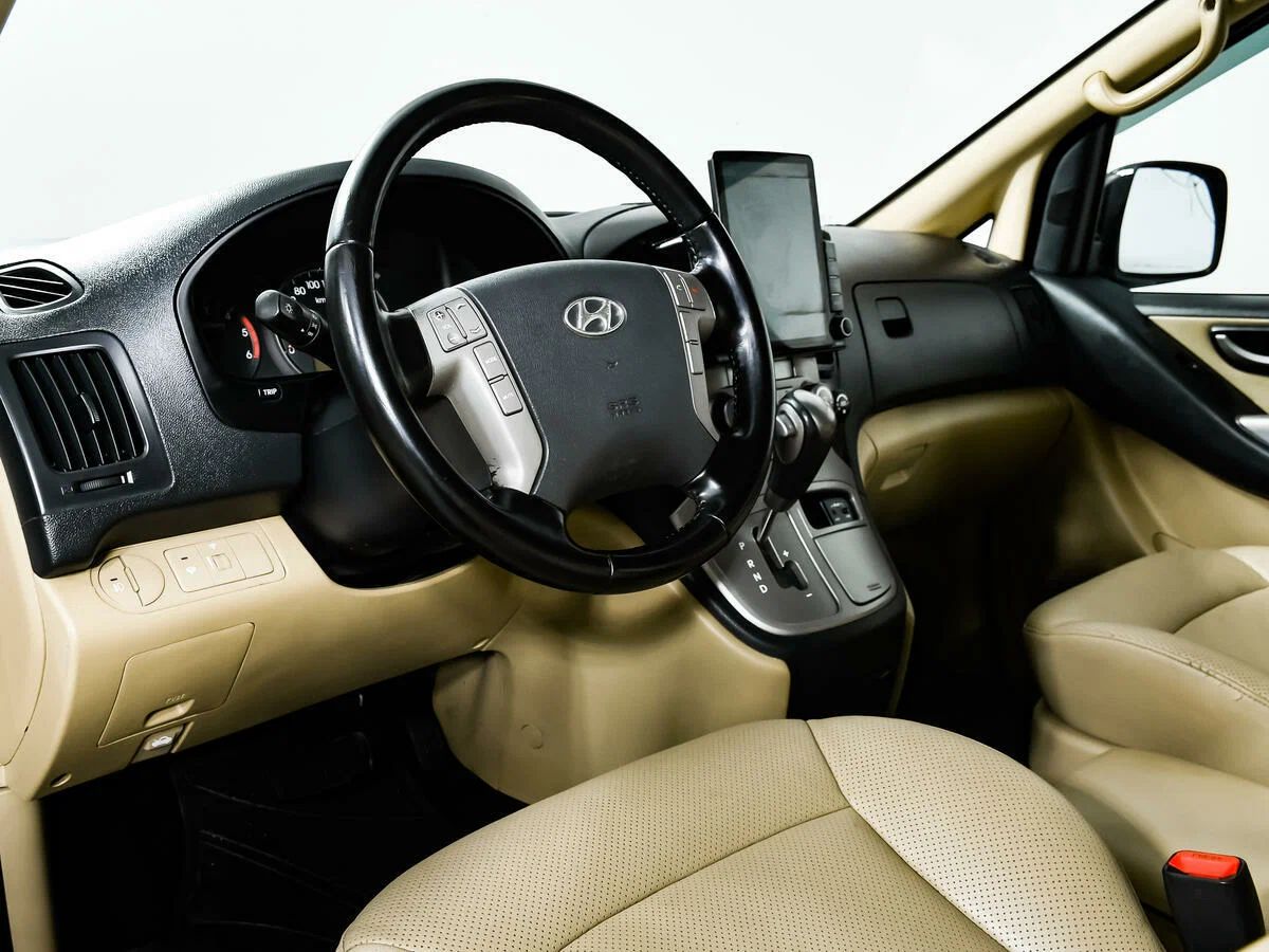 Hyundai Grand Starex