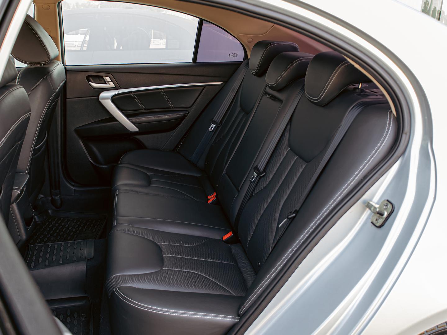 Geely Emgrand 7