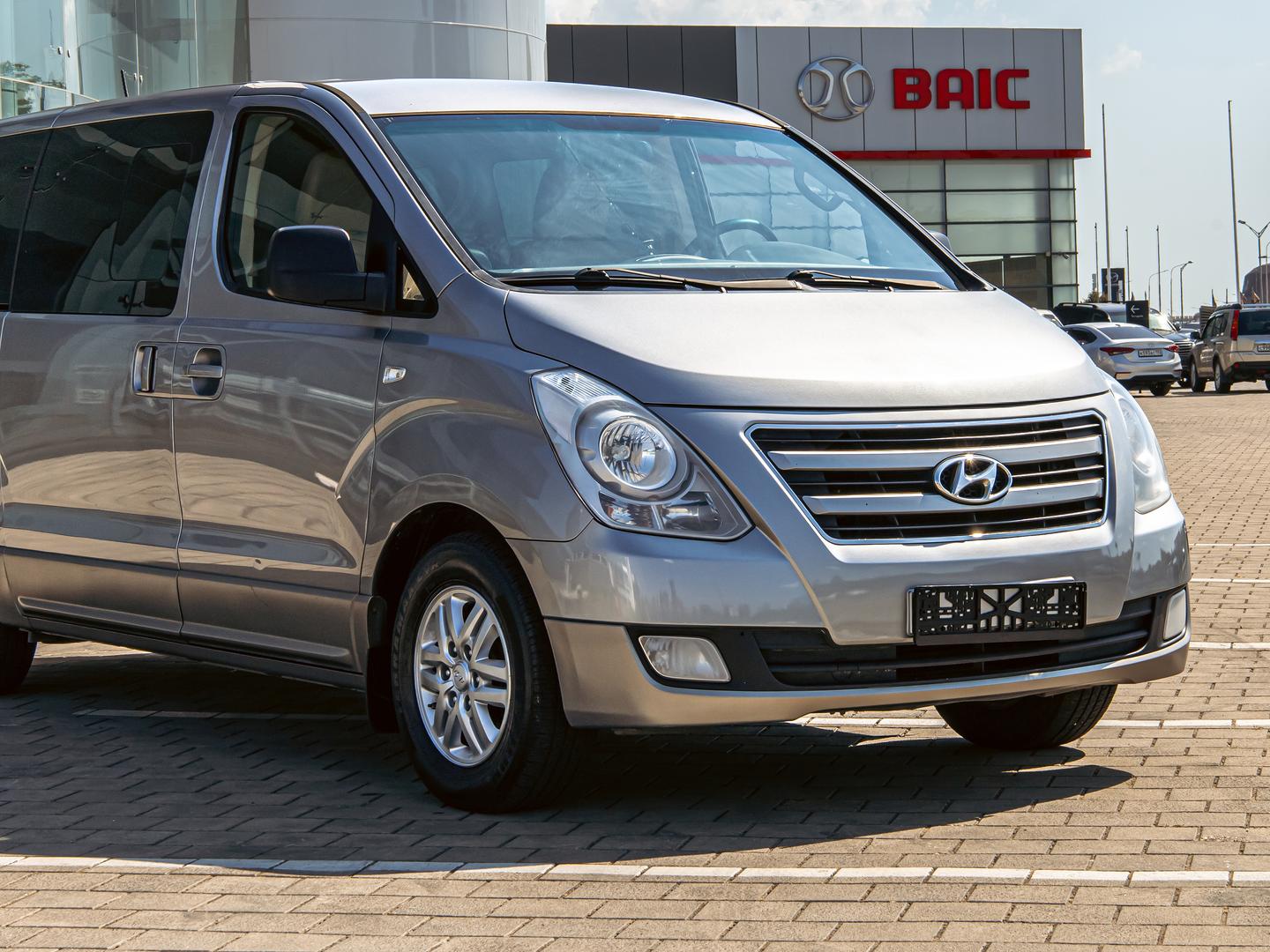 Hyundai H-1