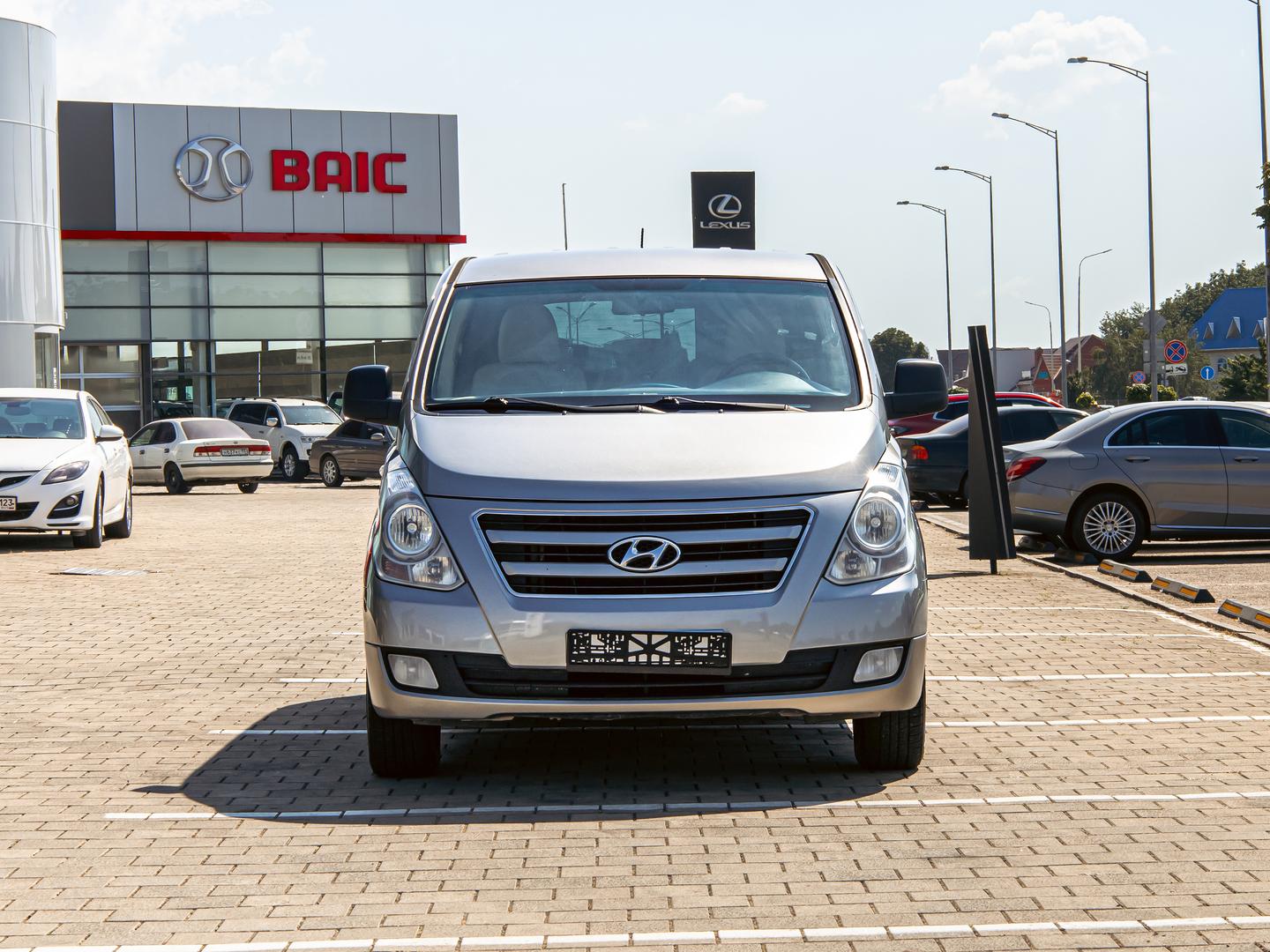 Hyundai H-1