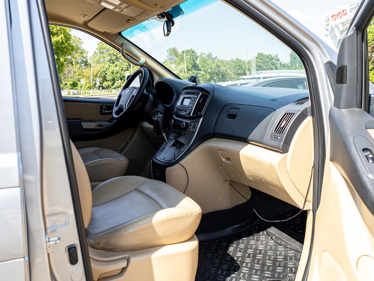 Hyundai H-1