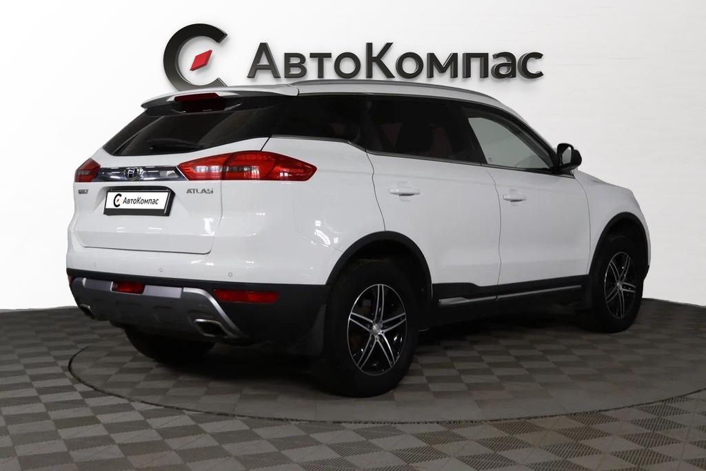 Geely Atlas