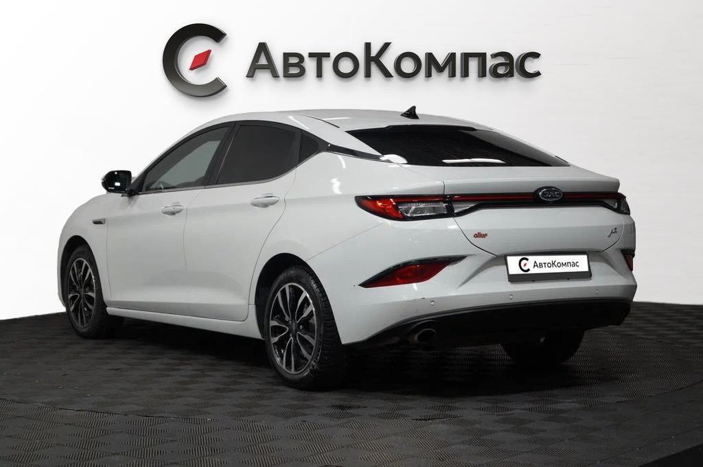 JAC J7