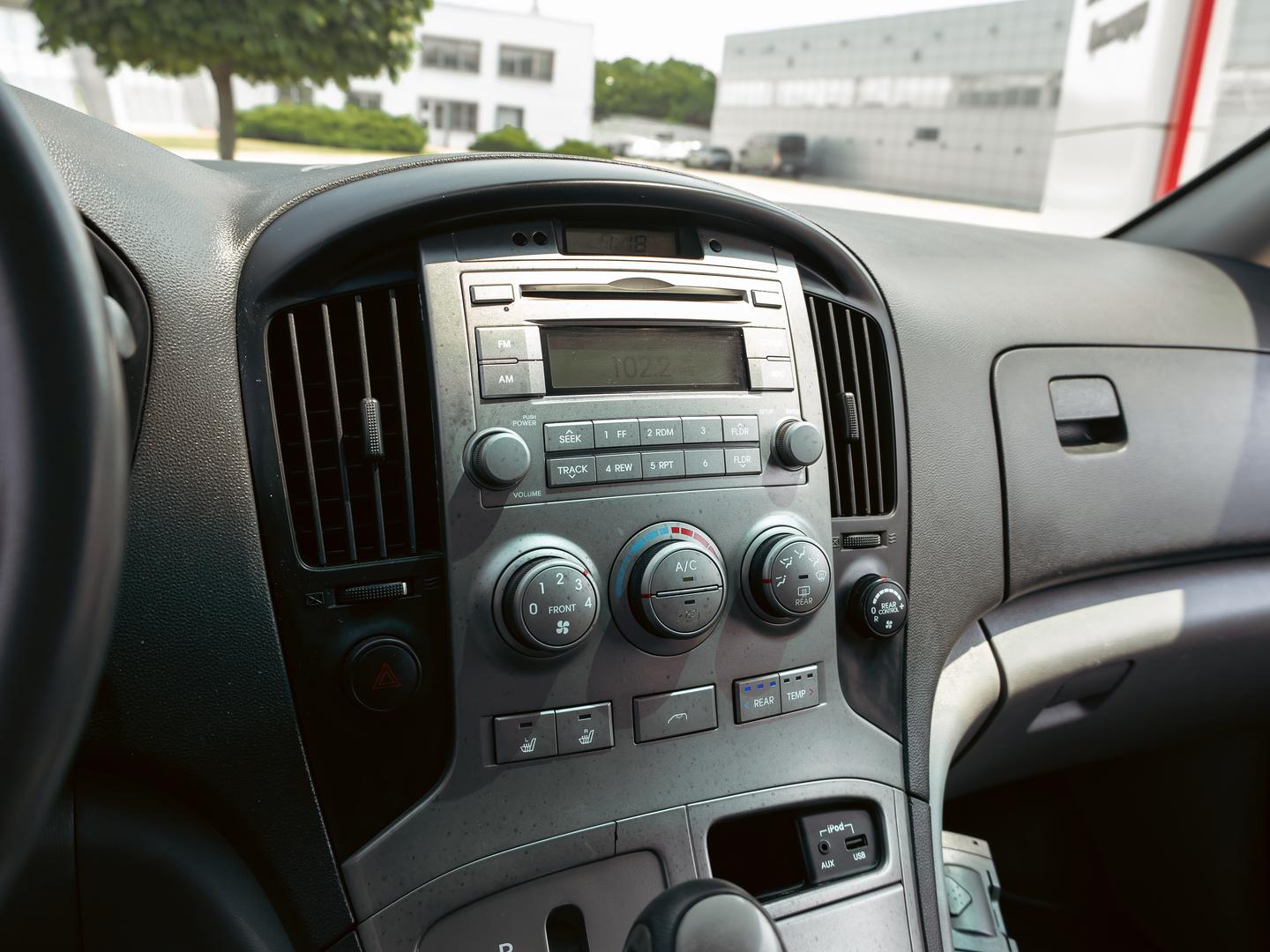 Hyundai Grand Starex