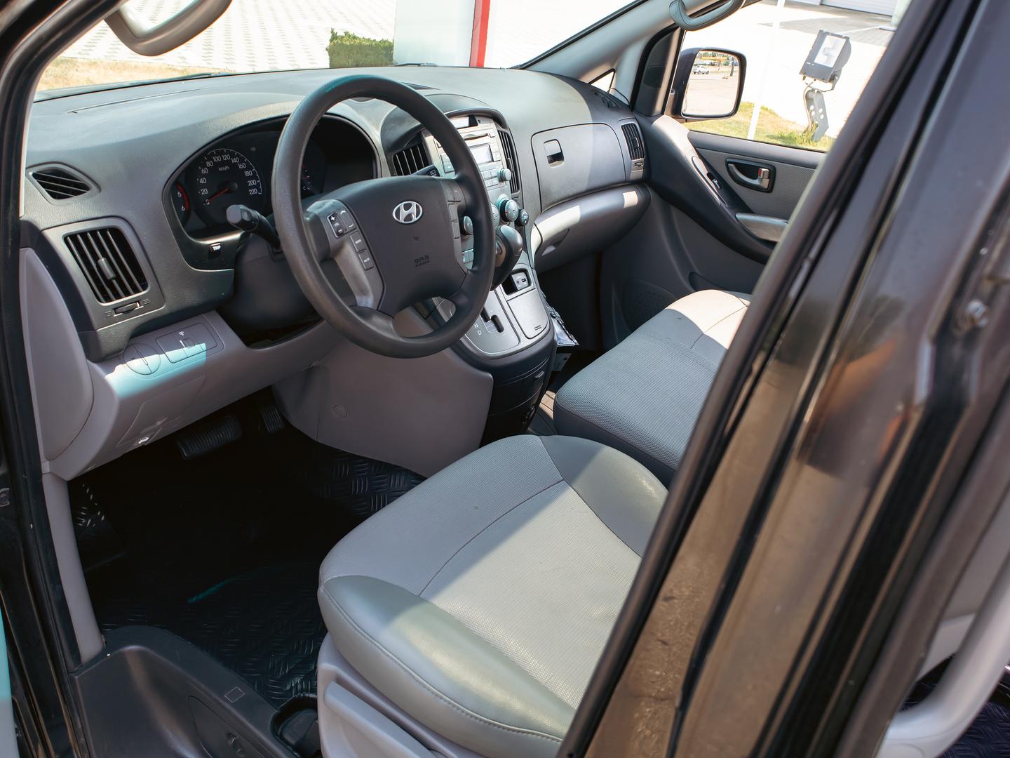 Hyundai Grand Starex